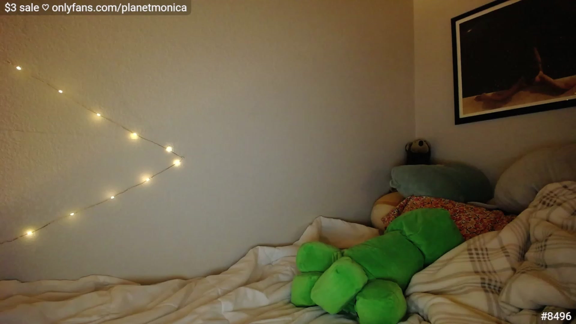Gallery image thumbnail from Monica's myfreecams stream on, 12/17/2022, 02:23 image 3 of 20