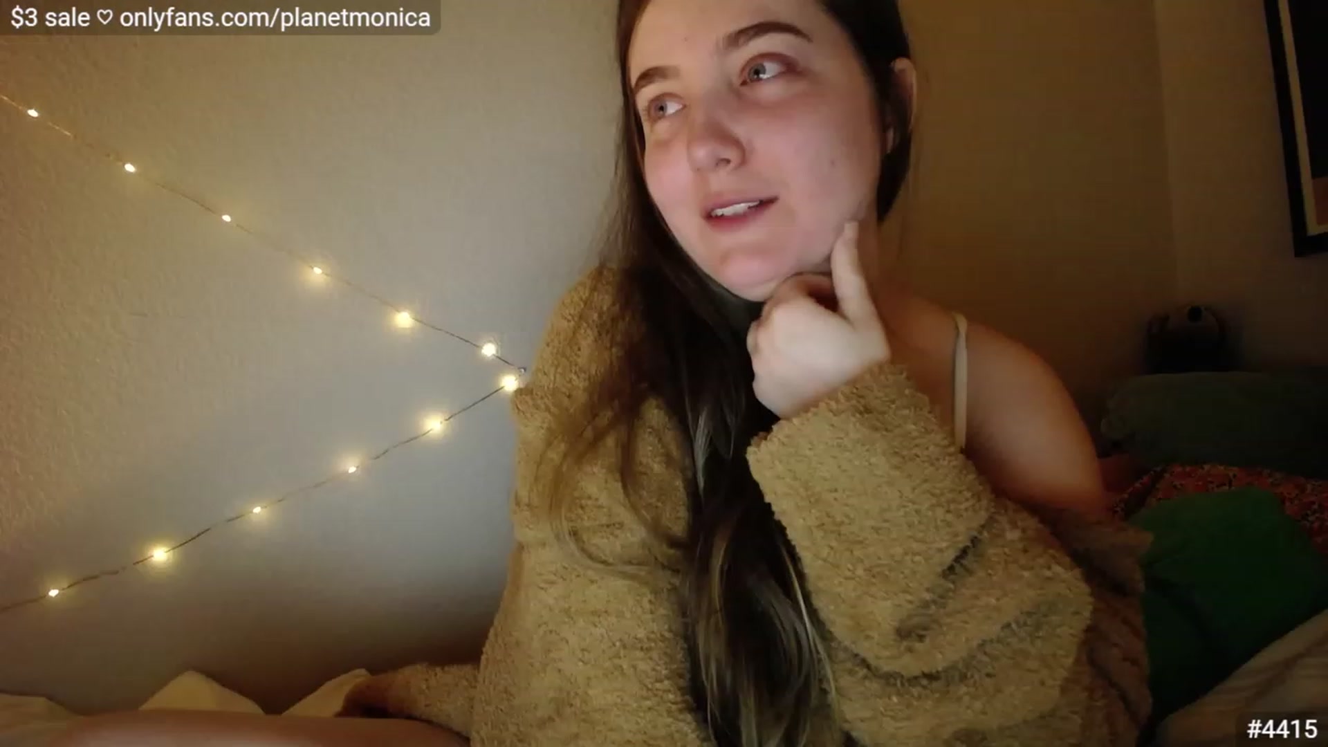 Gallery image thumbnail from Monica's myfreecams stream on, 12/17/2022, 02:23 image 13 of 20