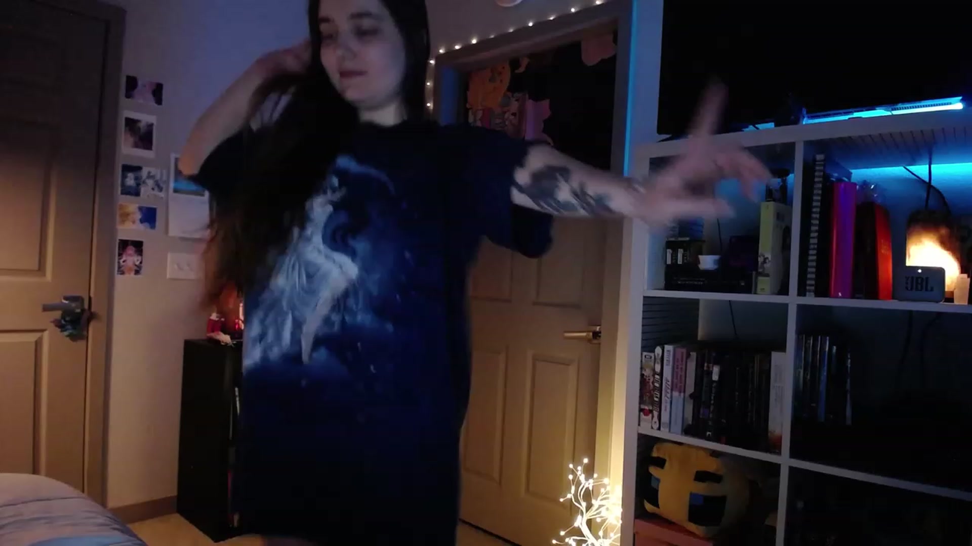 Gallery image thumbnail from Monica's myfreecams stream on, 01/17/2023, 04:28 image 12 of 20