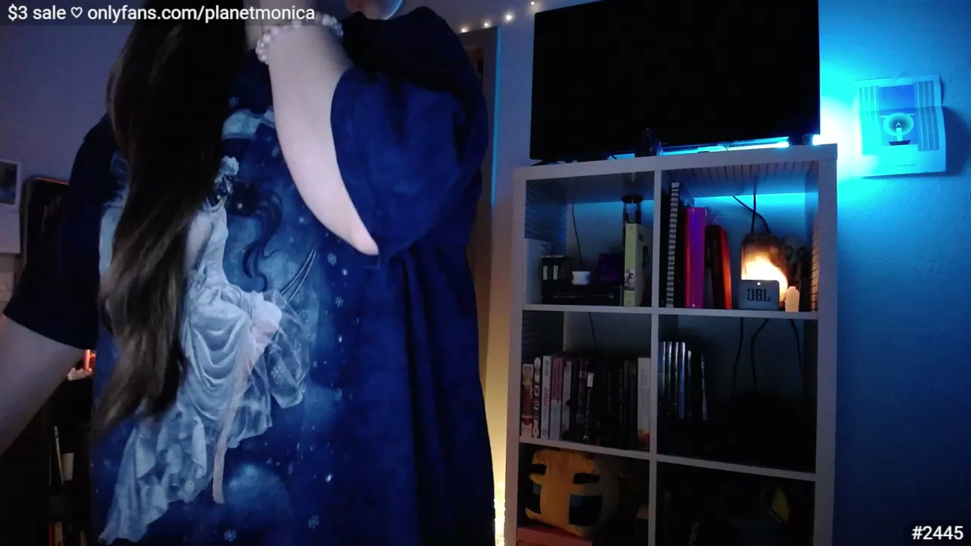 Gallery image thumbnail from Monica's myfreecams stream on, 01/17/2023, 04:28 image 18 of 20