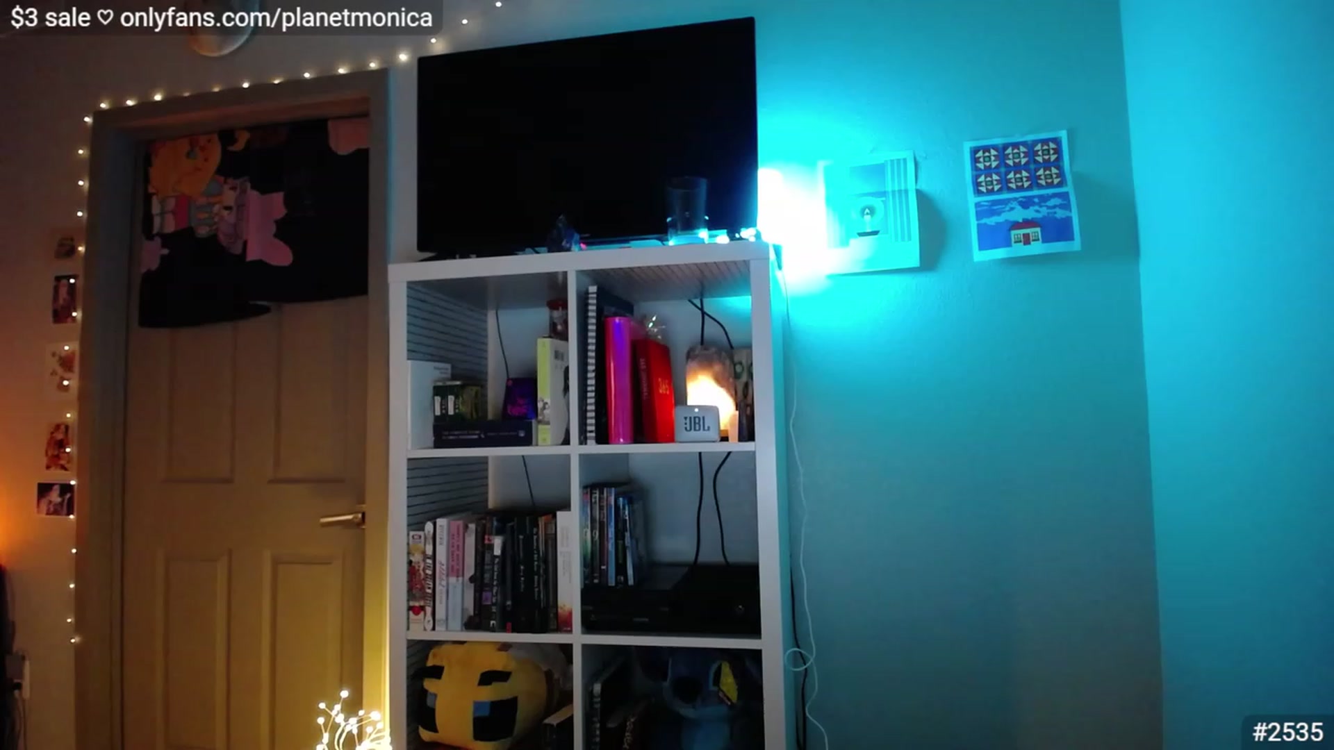 Gallery image thumbnail from Monica's myfreecams stream on, 01/19/2023, 02:10 image 18 of 20