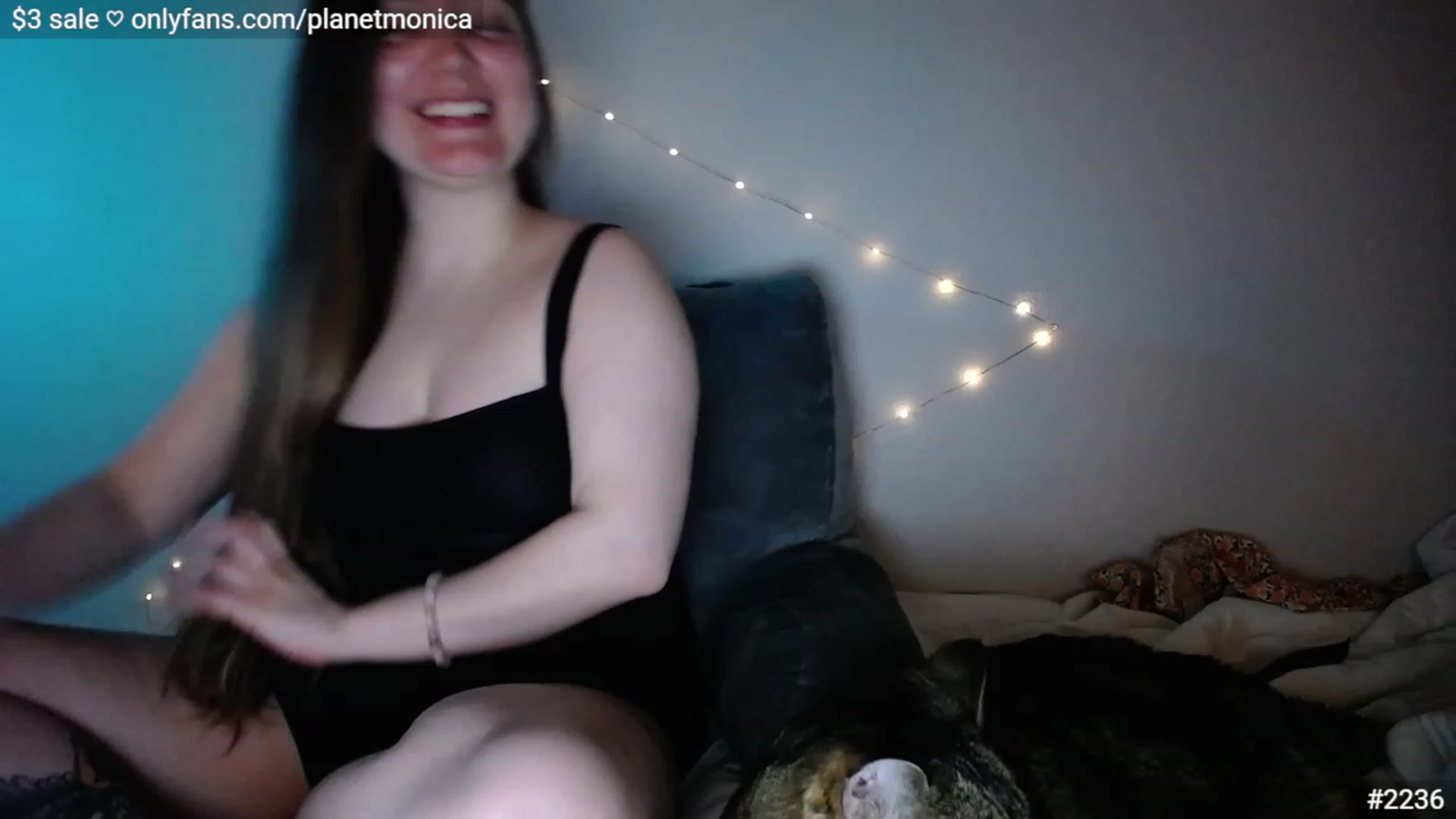Gallery image thumbnail from Monica's myfreecams stream on, 01/19/2023, 03:35 image 8 of 20