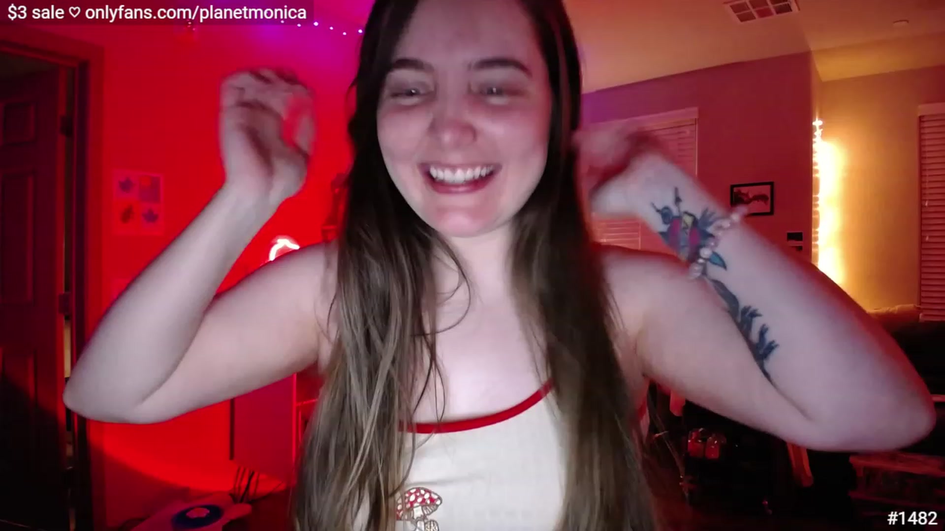 Gallery image thumbnail from Monica's myfreecams stream on, 01/28/2023, 03:55 image 10 of 20