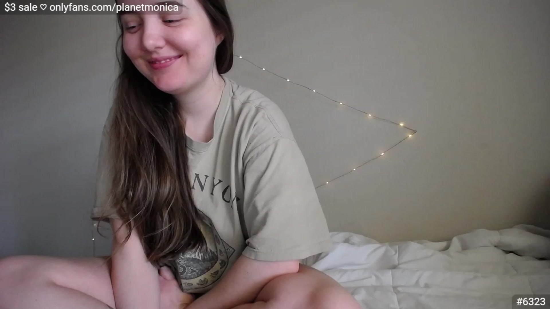 Gallery image thumbnail from Monica's myfreecams stream on, 03/03/2023, 17:18 image 14 of 20
