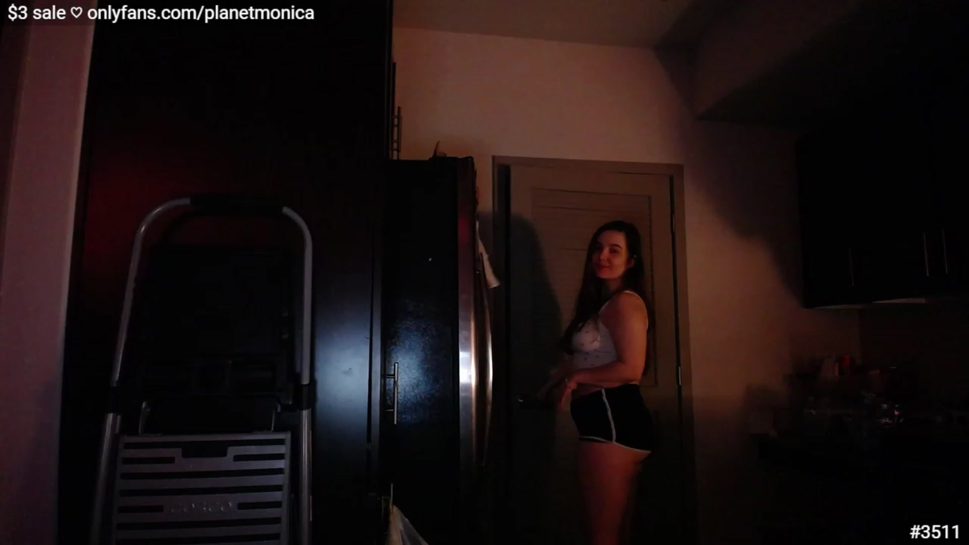 Gallery image thumbnail from Monica's myfreecams stream on, 03/06/2023, 03:56 image 3 of 20