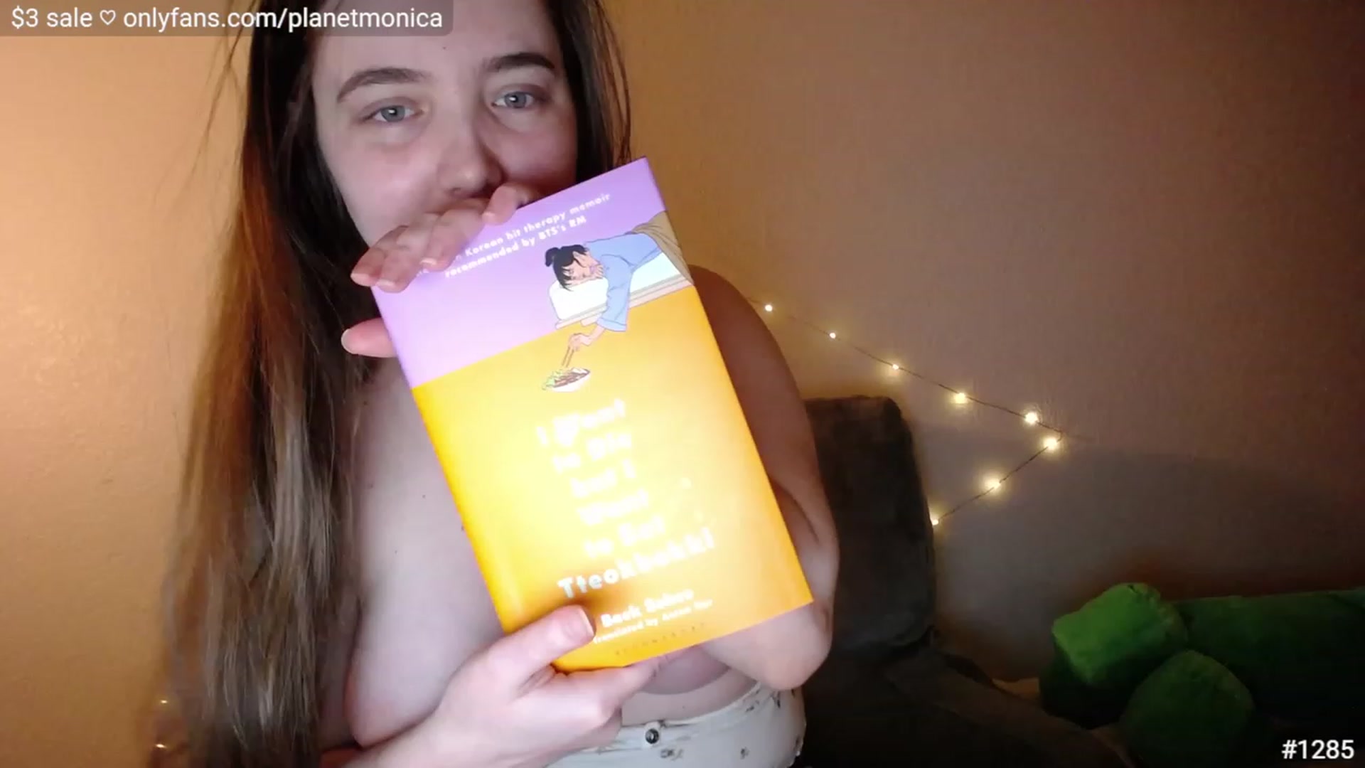 Gallery image thumbnail from Monica's myfreecams stream on, 03/06/2023, 04:23 image 15 of 20