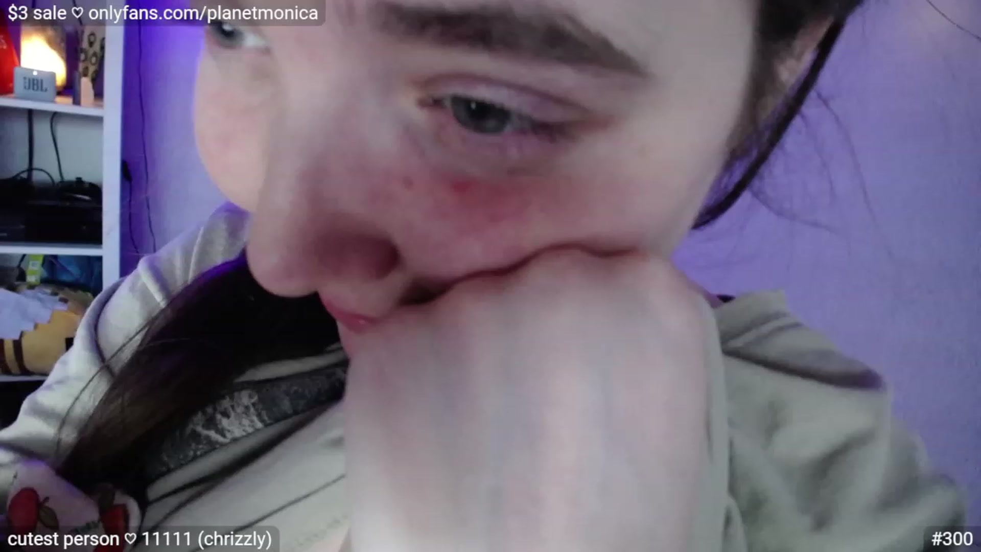 Gallery image thumbnail from Monica's myfreecams stream on, 04/10/2023, 01:59 image 16 of 20