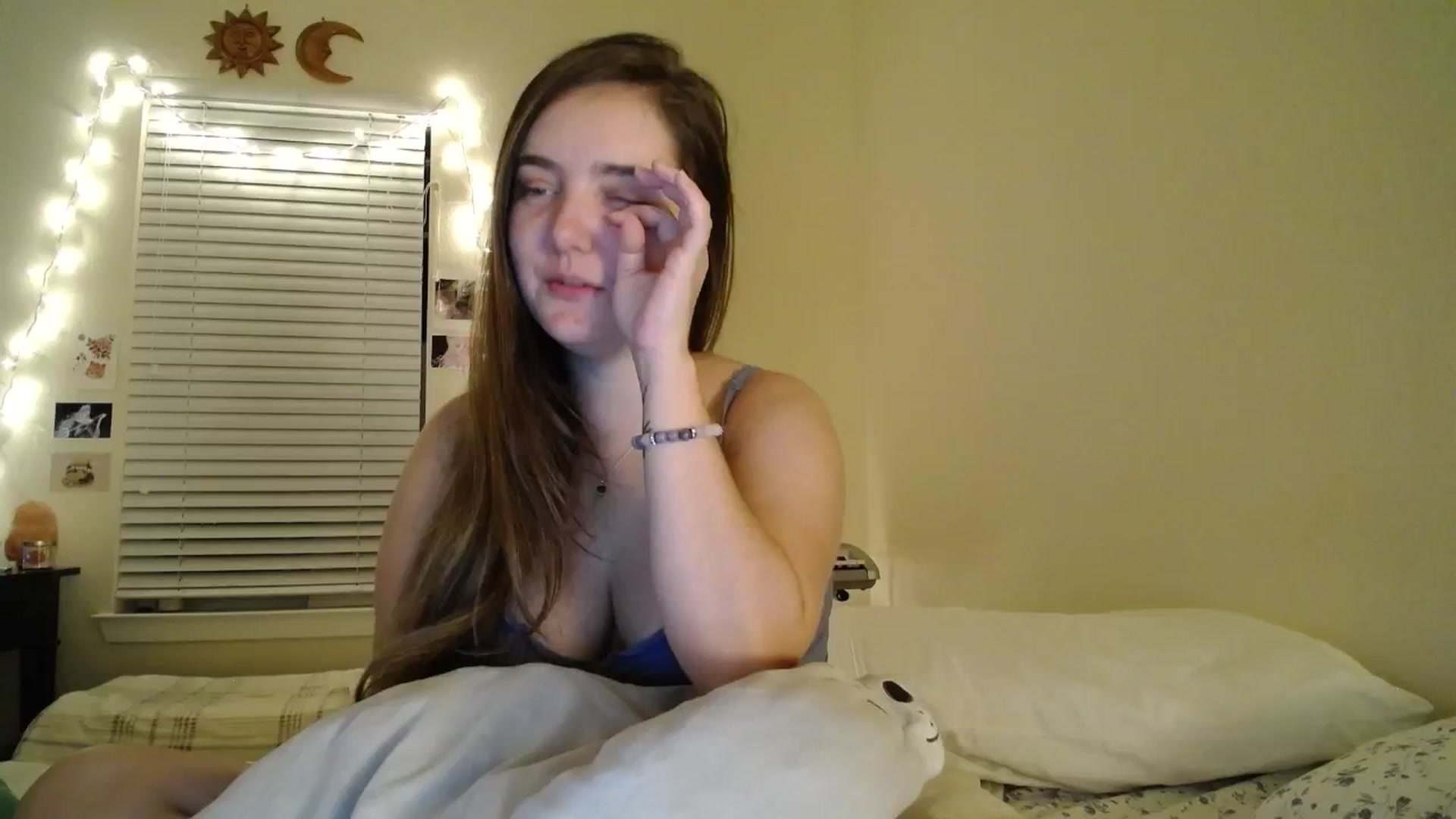 Gallery image thumbnail from Monica's myfreecams stream on, 08/25/2024, 02:38 image 16 of 20