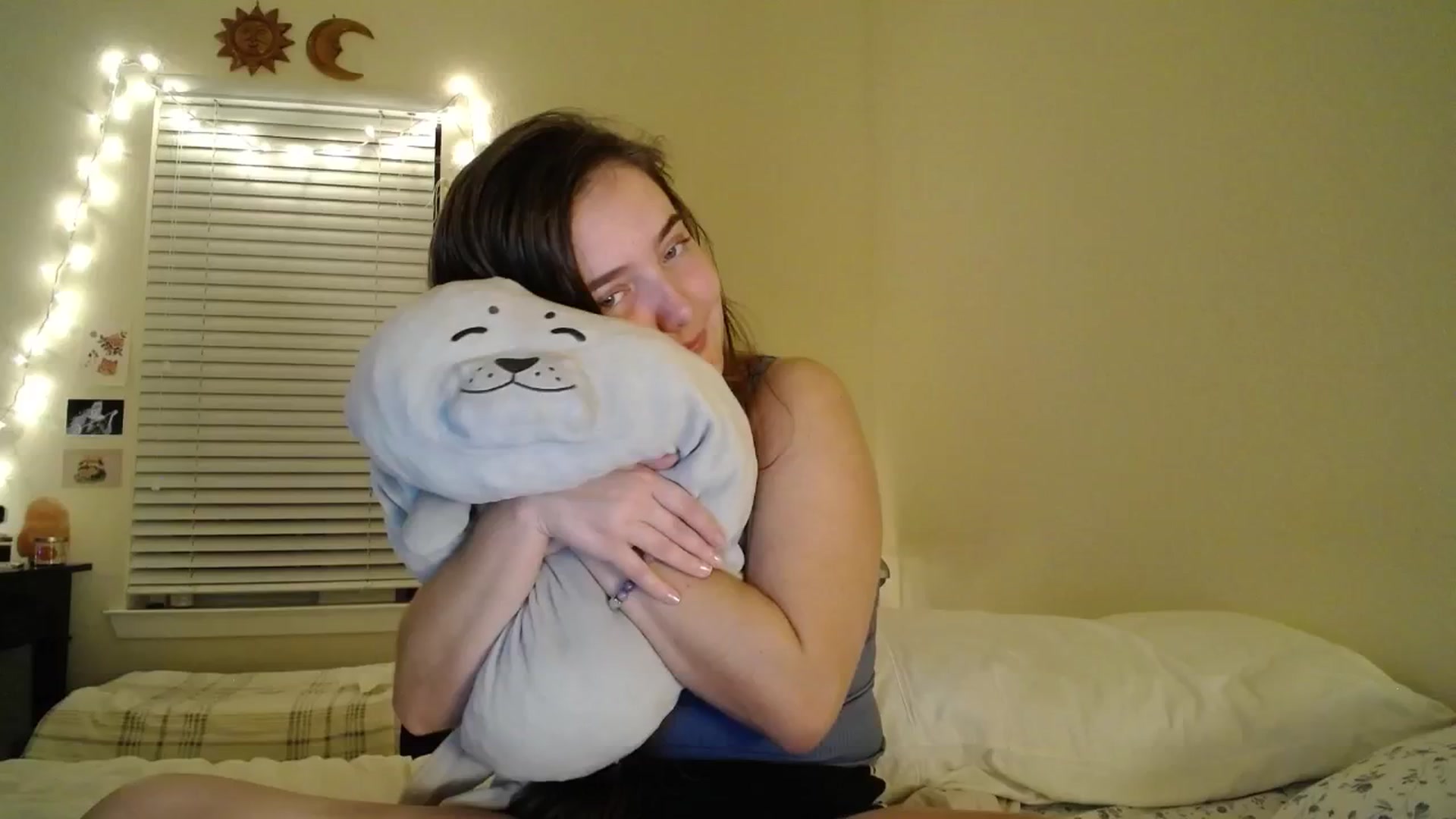 Gallery image thumbnail from Monica's myfreecams stream on, 08/25/2024, 02:38 image 15 of 20