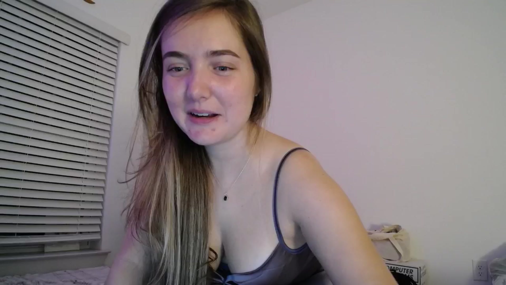 Gallery image thumbnail from Monica's myfreecams stream on, 10/04/2024, 03:50 image 10 of 20