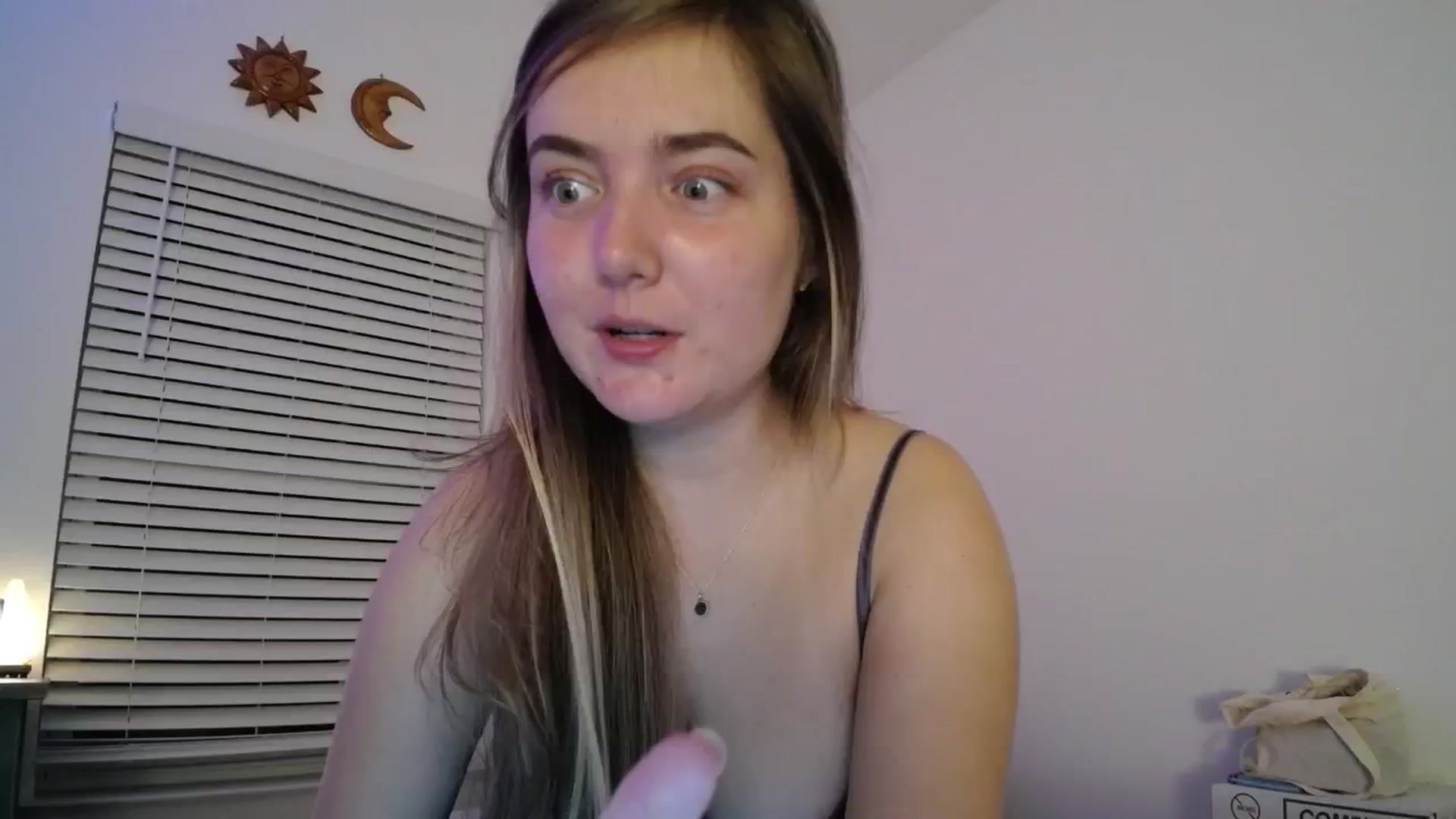 Gallery image thumbnail from Monica's myfreecams stream on, 10/04/2024, 03:50 image 11 of 20