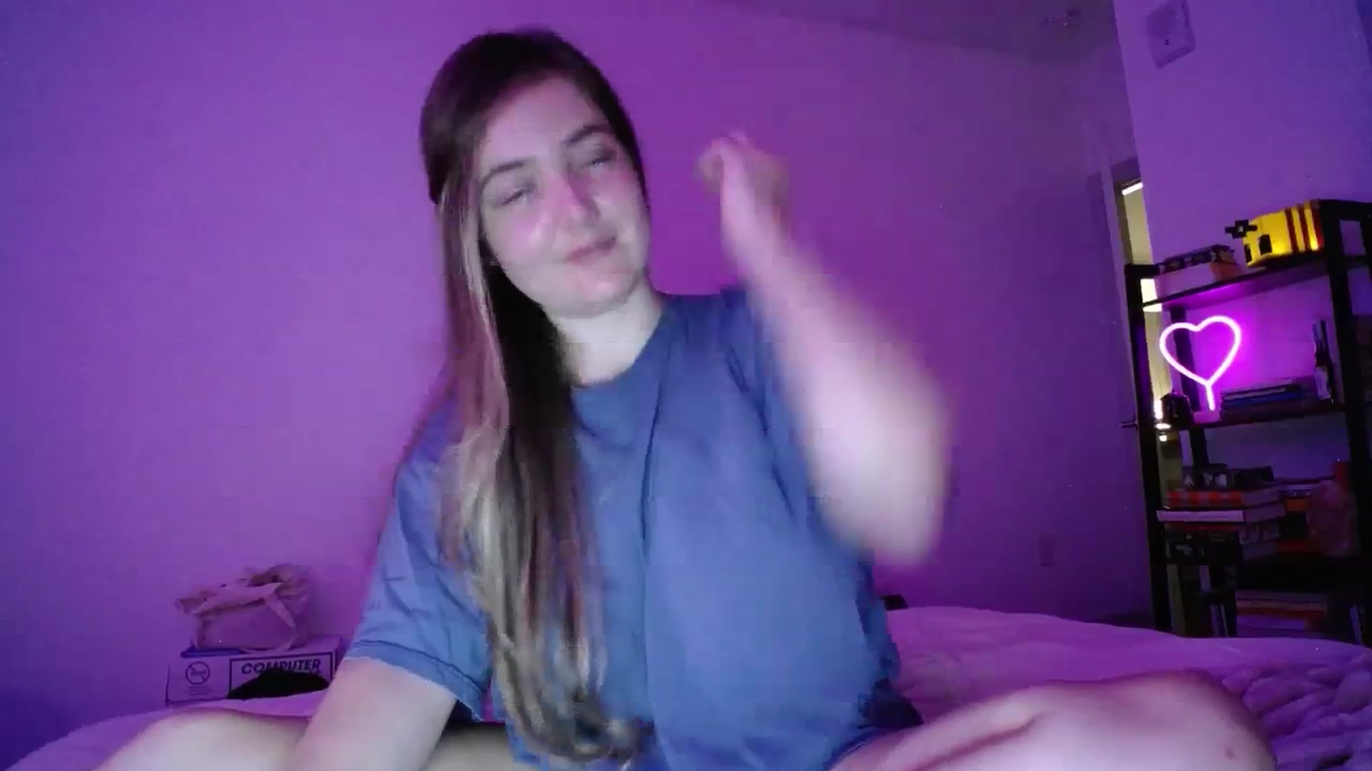 Gallery image thumbnail from Monica's myfreecams stream on, 10/05/2024, 01:30 image 15 of 20