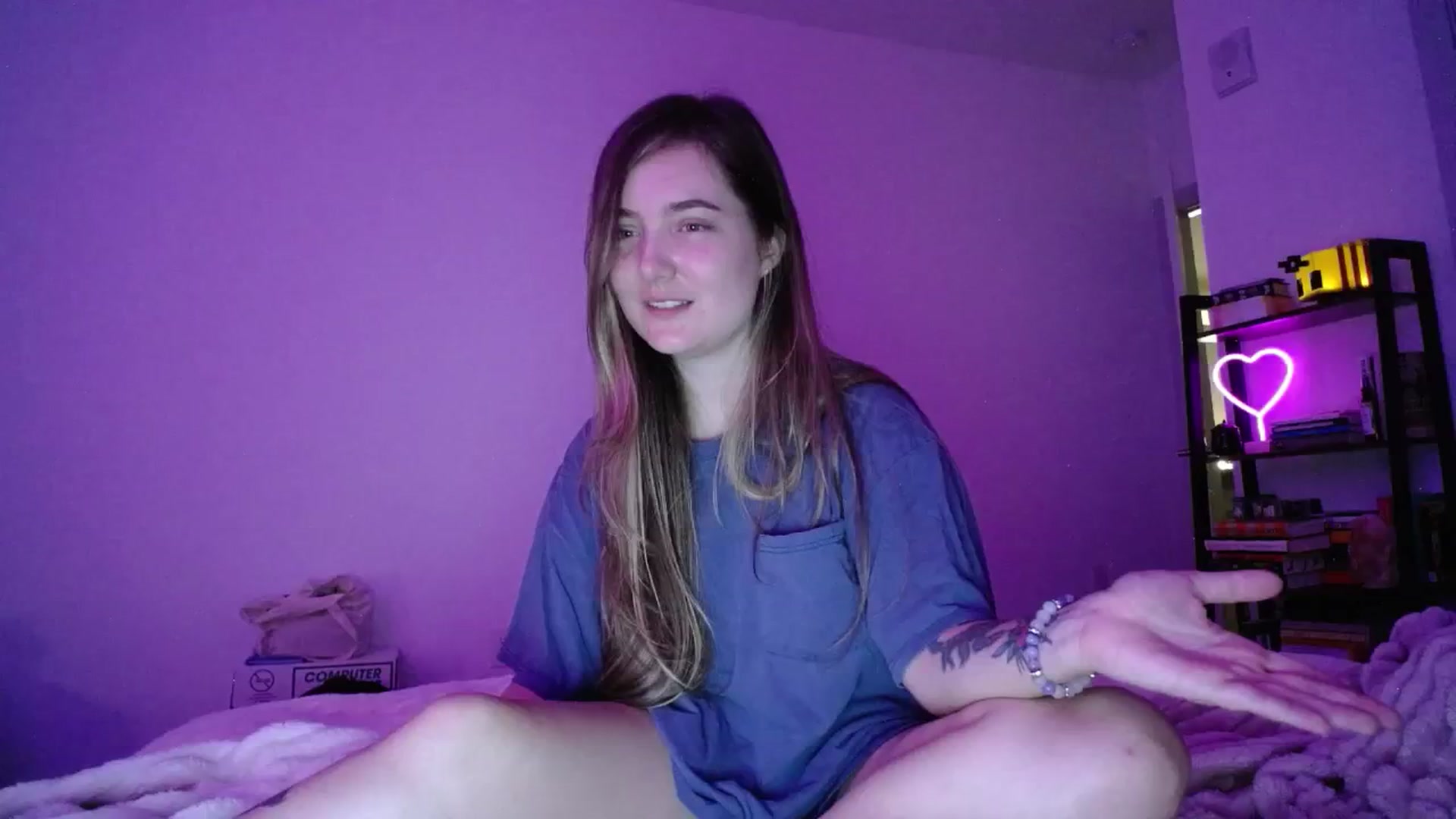 Gallery image thumbnail from Monica's myfreecams stream on, 10/05/2024, 01:30 image 11 of 20