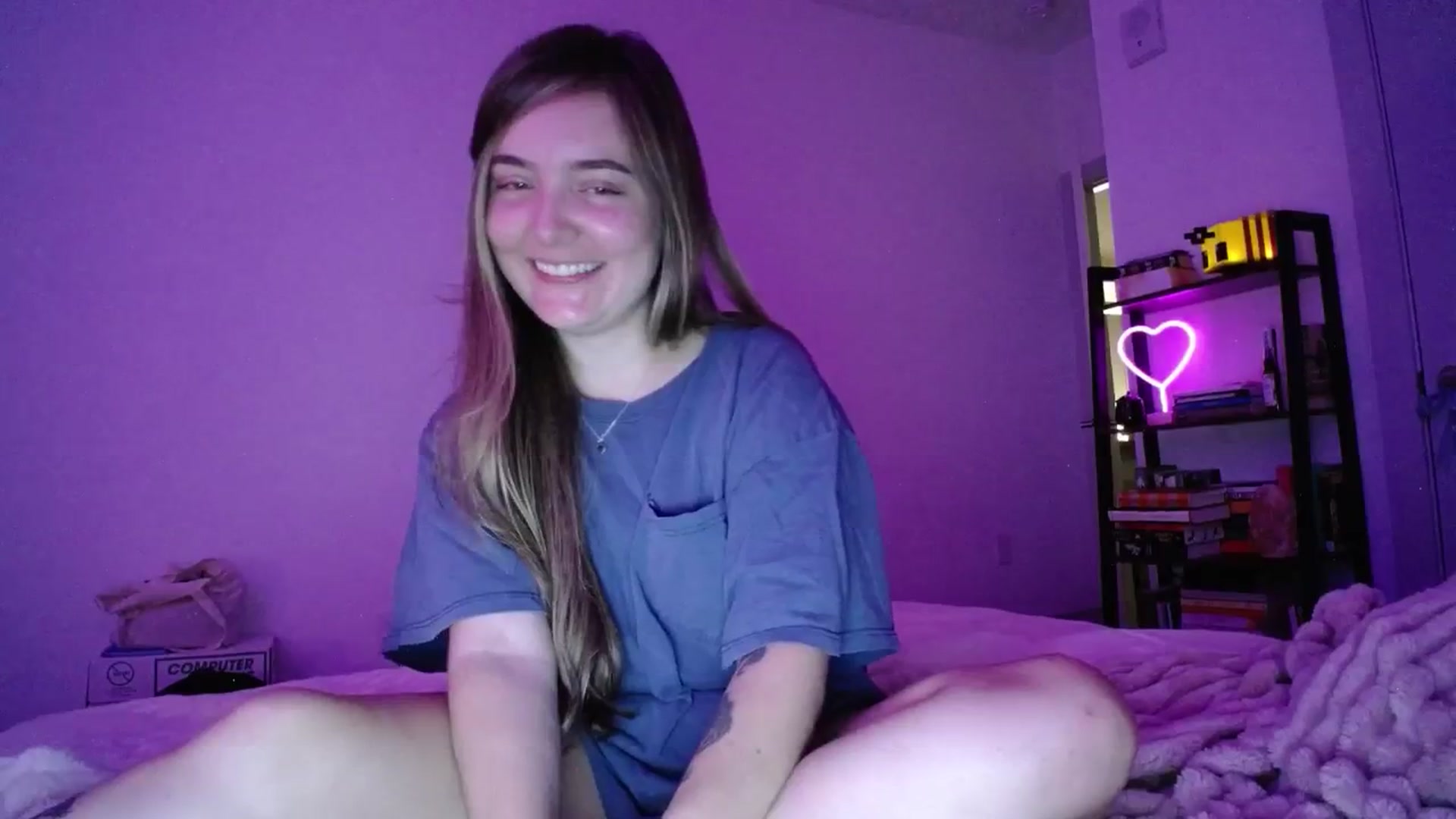 Gallery image thumbnail from Monica's myfreecams stream on, 10/05/2024, 01:30 image 19 of 20