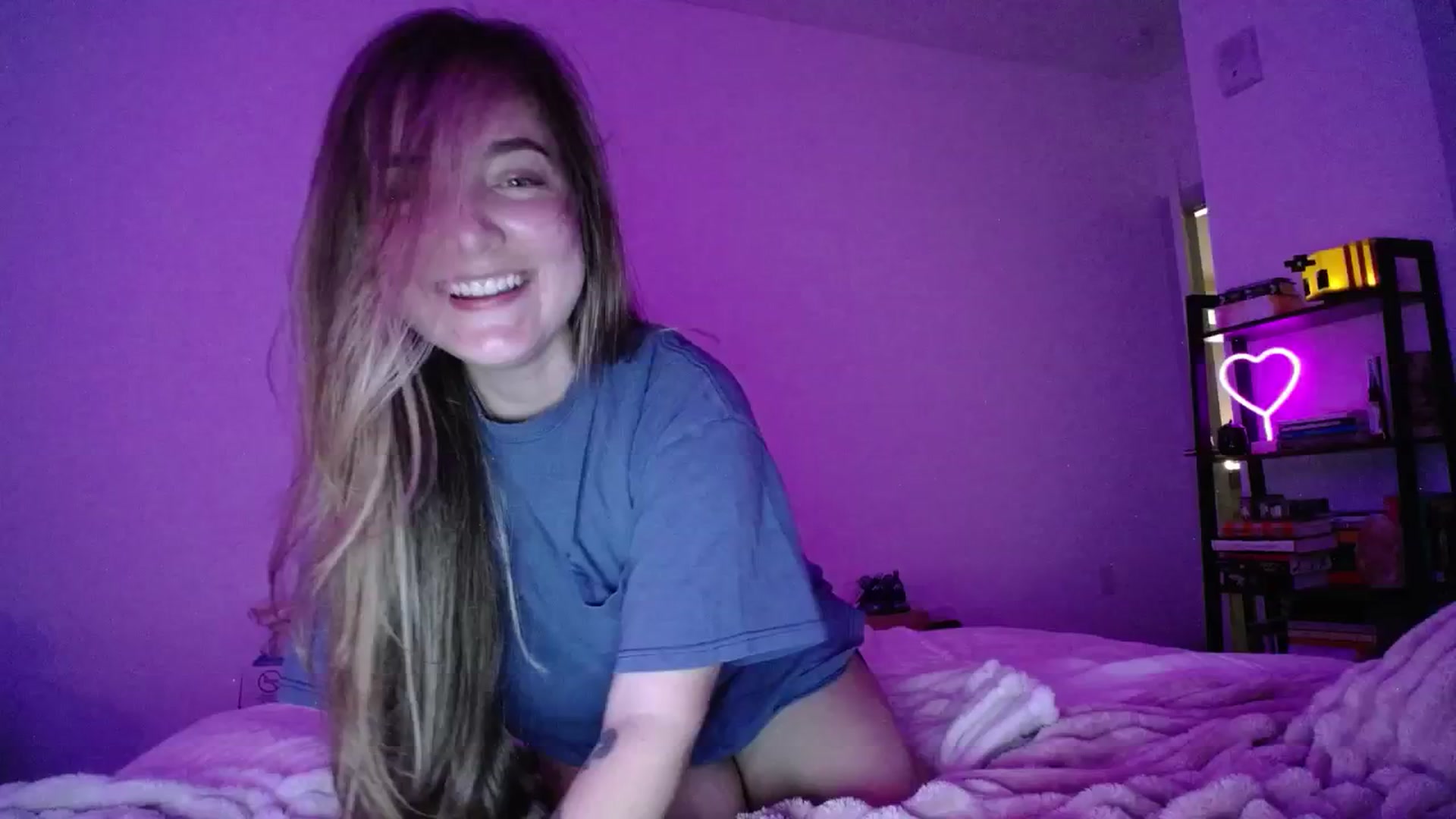 Gallery image thumbnail from Monica's myfreecams stream on, 10/05/2024, 01:30 image 5 of 20