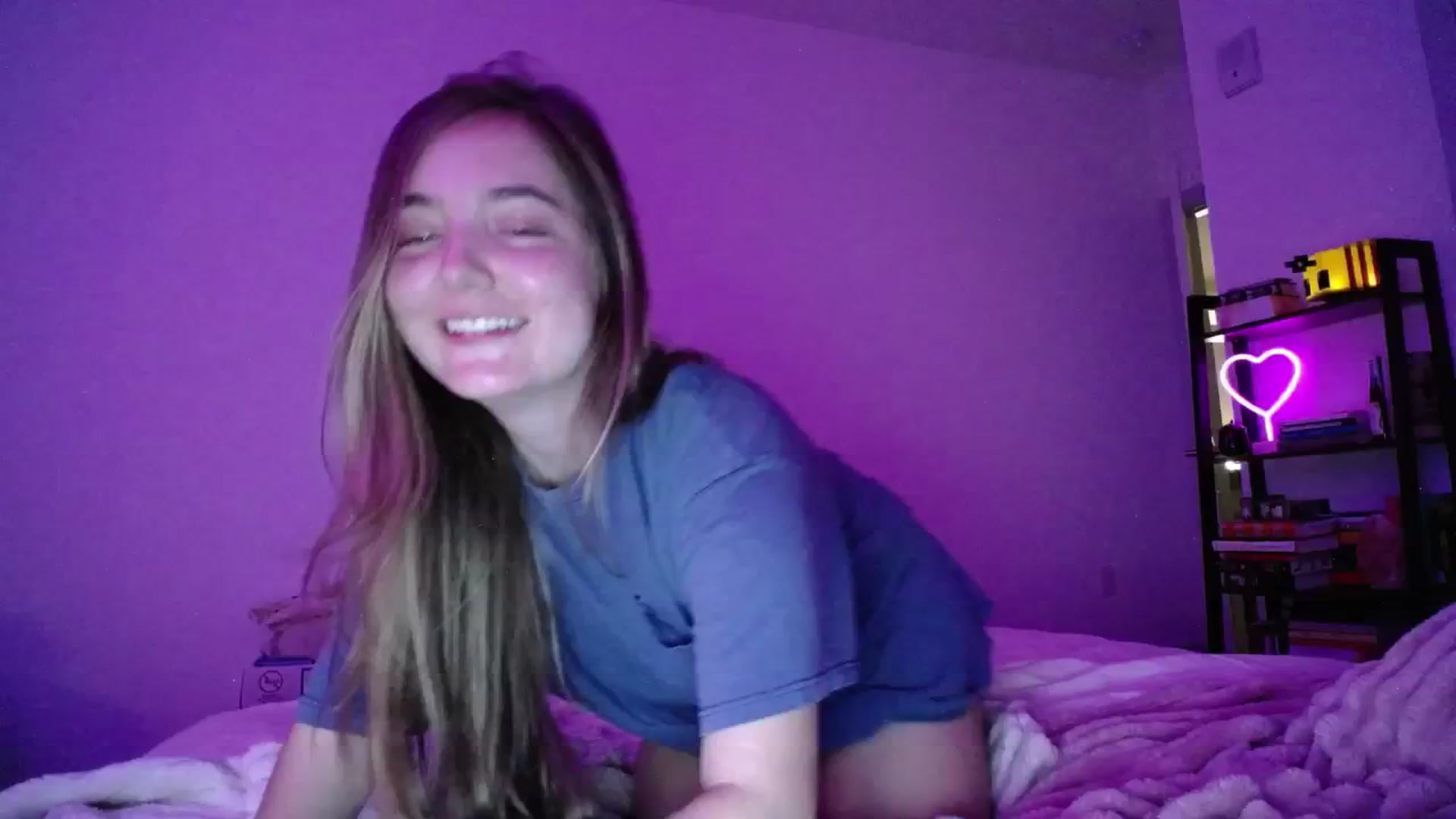 Gallery image thumbnail from Monica's myfreecams stream on, 10/05/2024, 01:30 image 6 of 20