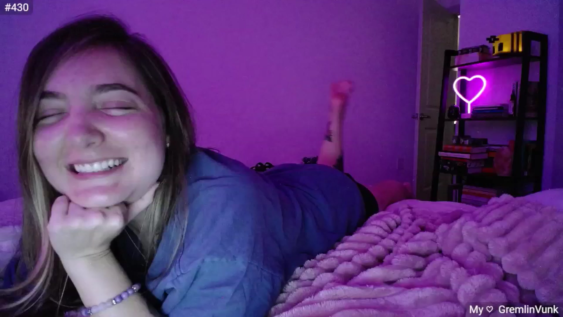 Gallery image thumbnail from Monica's myfreecams stream on, 10/05/2024, 03:59 image 11 of 20