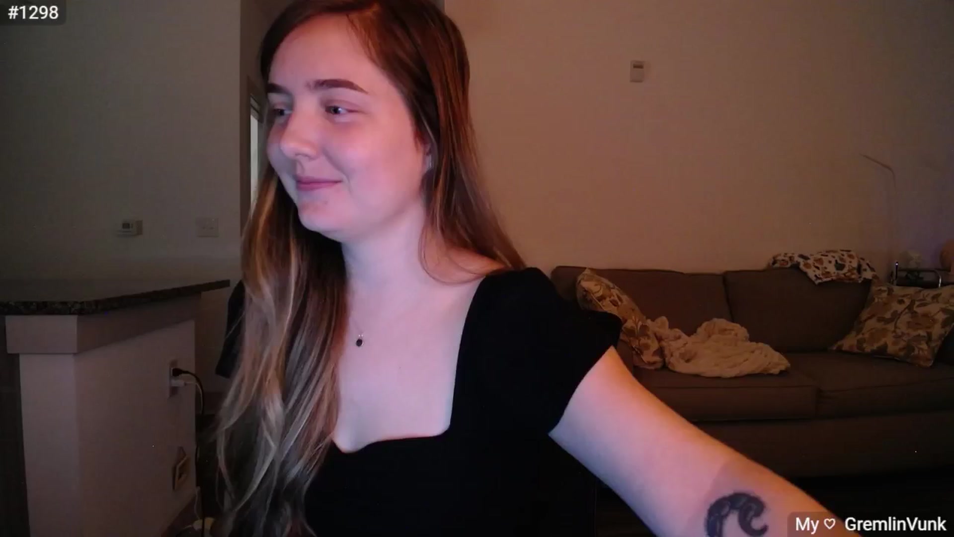Gallery image thumbnail from Monica's myfreecams stream on, 10/23/2024, 01:28 image 17 of 20