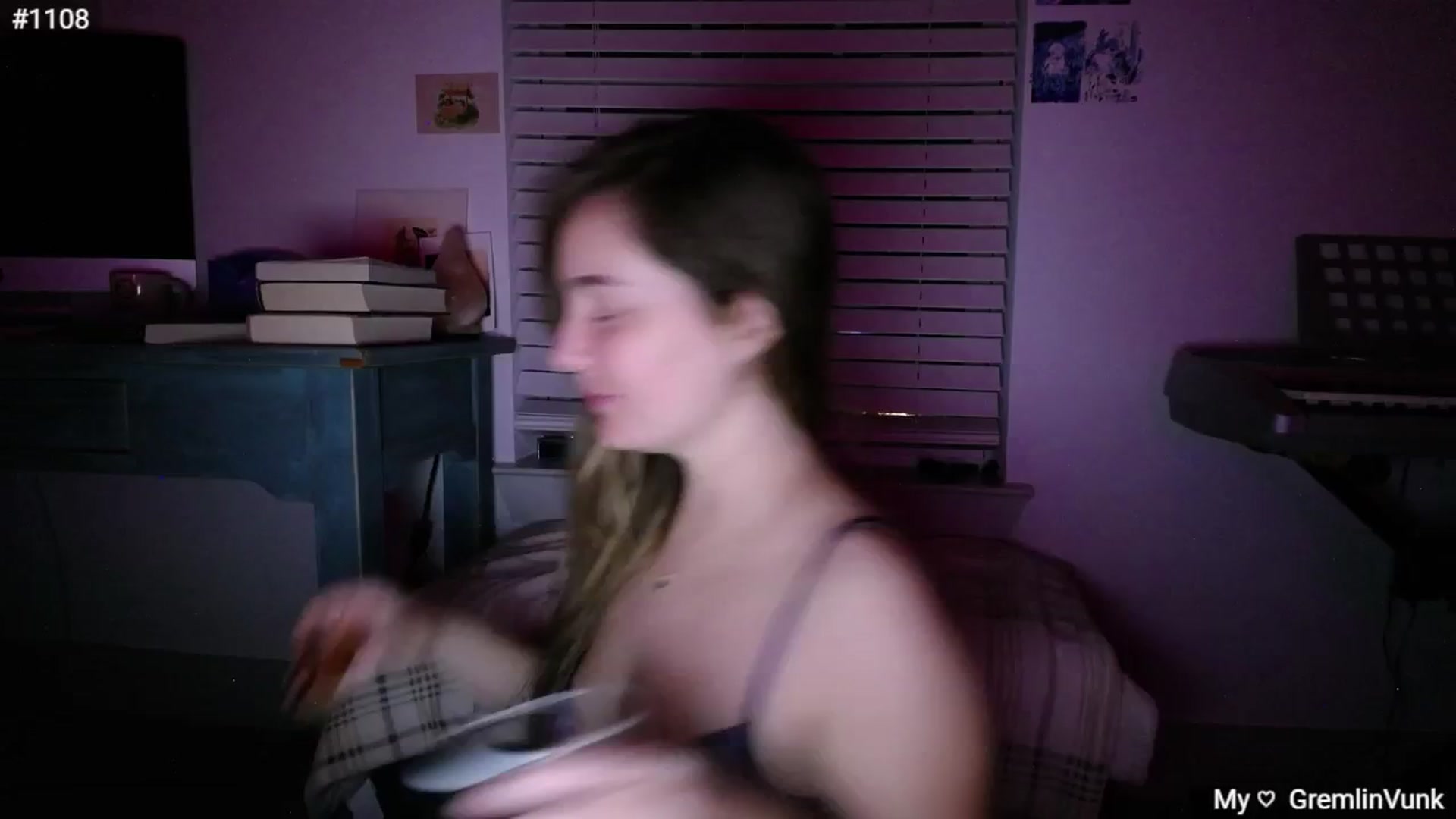 Gallery image thumbnail from Monica's myfreecams stream on, 10/26/2024, 02:21 image 17 of 20