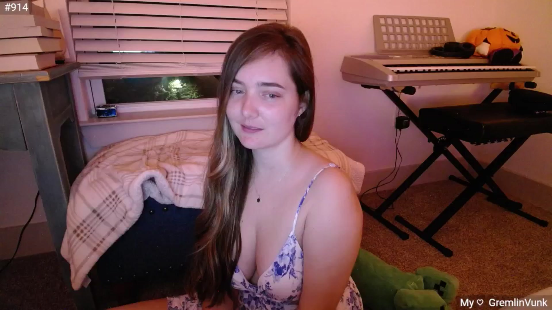 Gallery image thumbnail from Monica's myfreecams stream on, 10/27/2024, 04:50 image 17 of 20