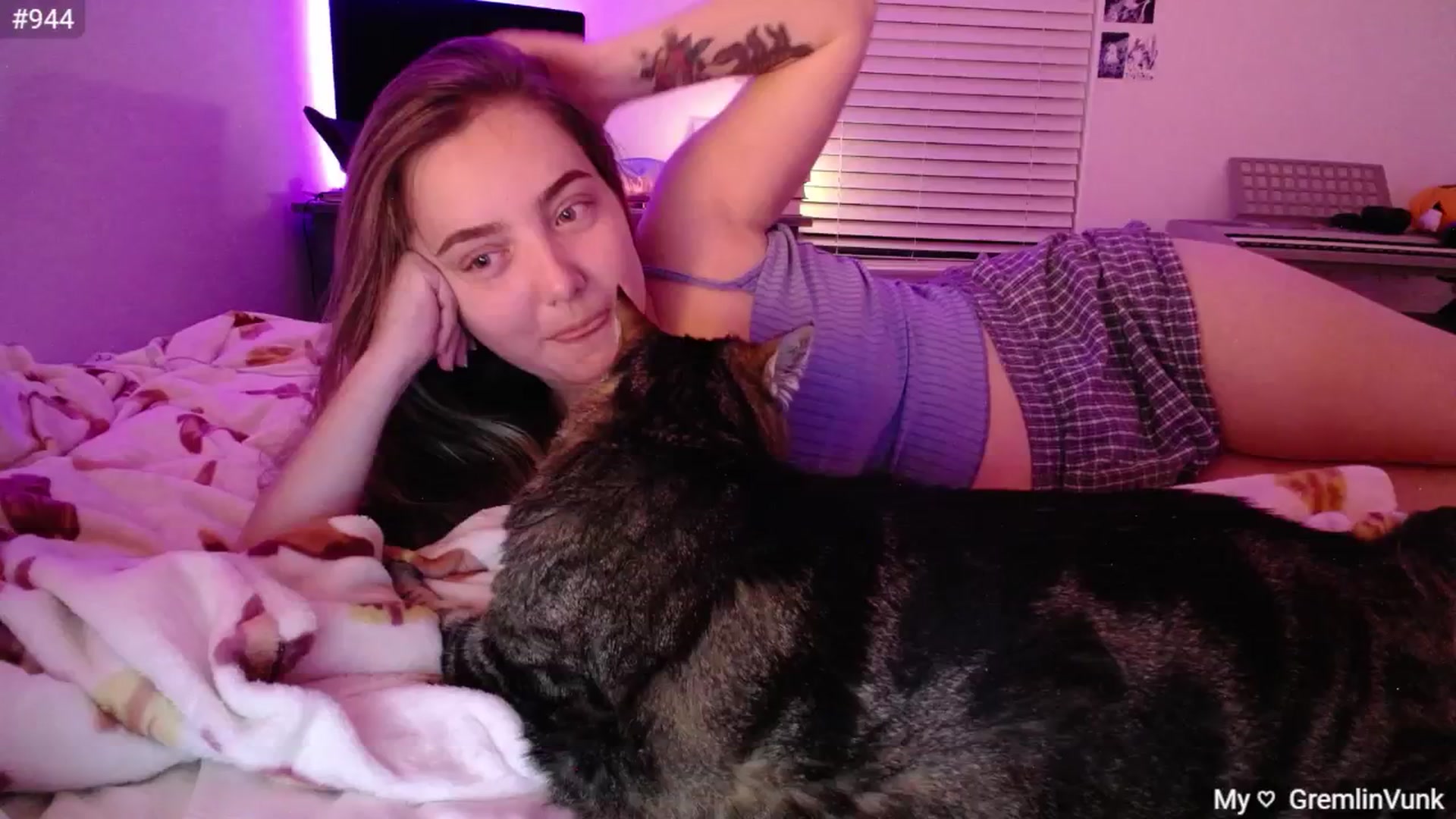 Gallery image thumbnail from Monica's myfreecams stream on, 10/28/2024, 02:52 image 4 of 20