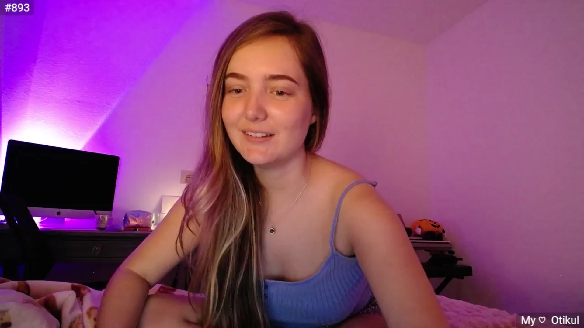 Gallery image thumbnail from Monica's myfreecams stream on, 10/28/2024, 02:52 image 11 of 20