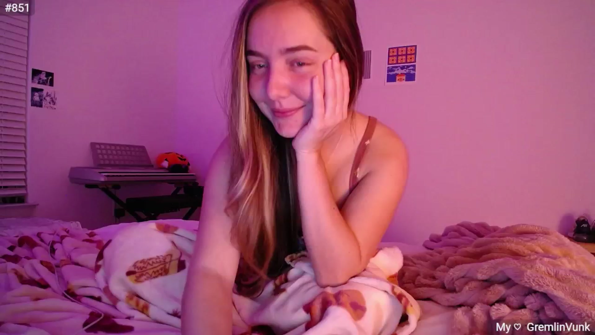 Gallery image thumbnail from Monica's myfreecams stream on, 10/28/2024, 23:47 image 17 of 20