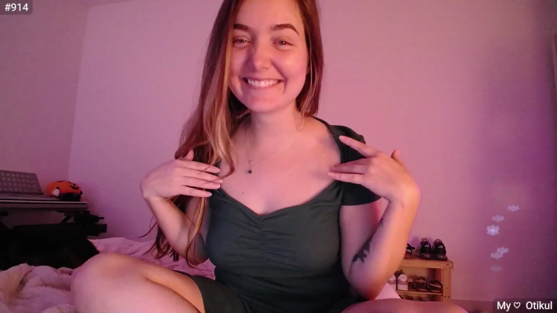 Gallery image thumbnail from Monica's myfreecams stream on, 11/09/2024, 24:01 image 11 of 20