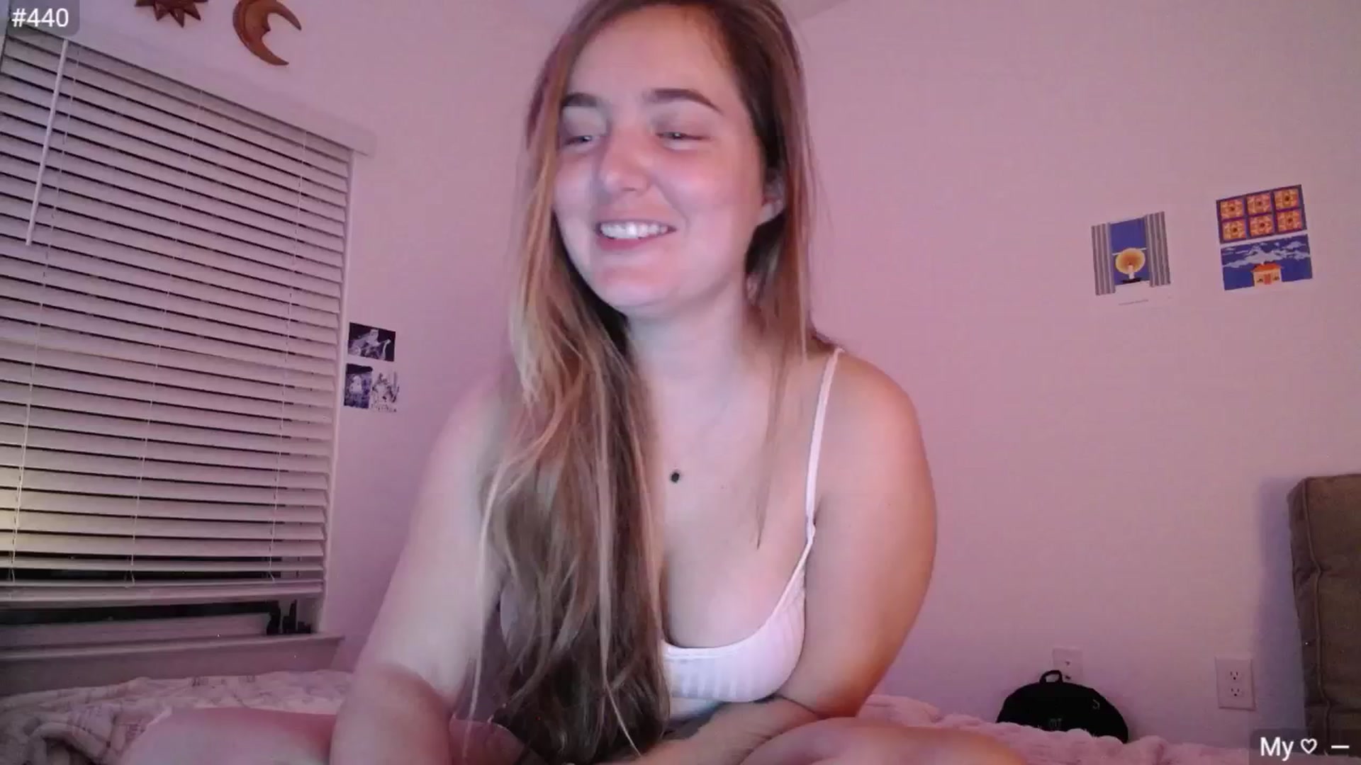 Gallery image thumbnail from Monica's myfreecams stream on, 11/10/2024, 24:00 image 4 of 20