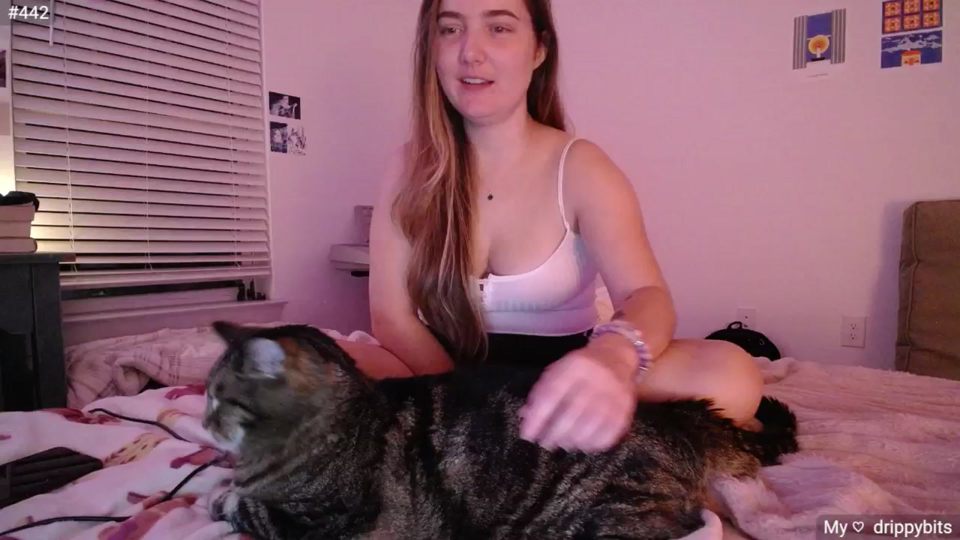 Gallery image thumbnail from Monica's myfreecams stream on, 11/10/2024, 24:00 image 20 of 20