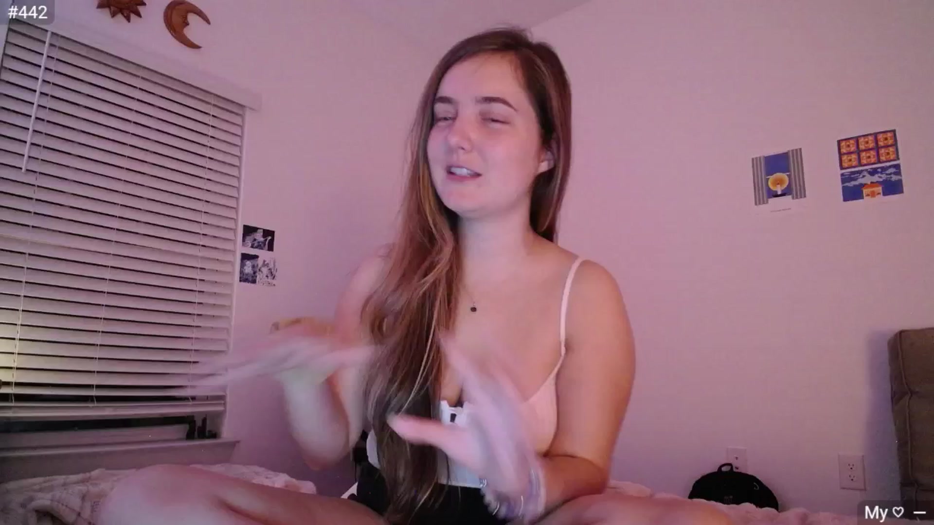 Gallery image thumbnail from Monica's myfreecams stream on, 11/10/2024, 24:00 image 14 of 20
