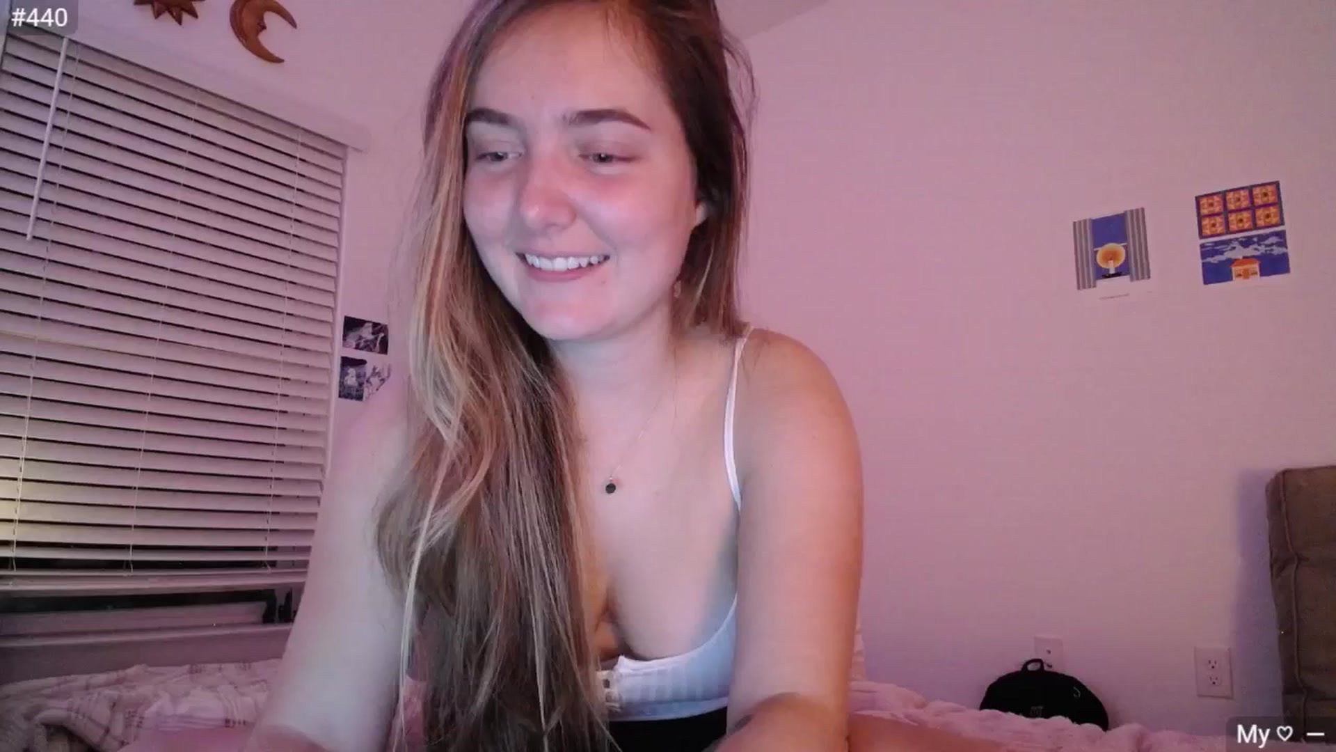 Gallery image thumbnail from Monica's myfreecams stream on, 11/10/2024, 24:00 image 1 of 20