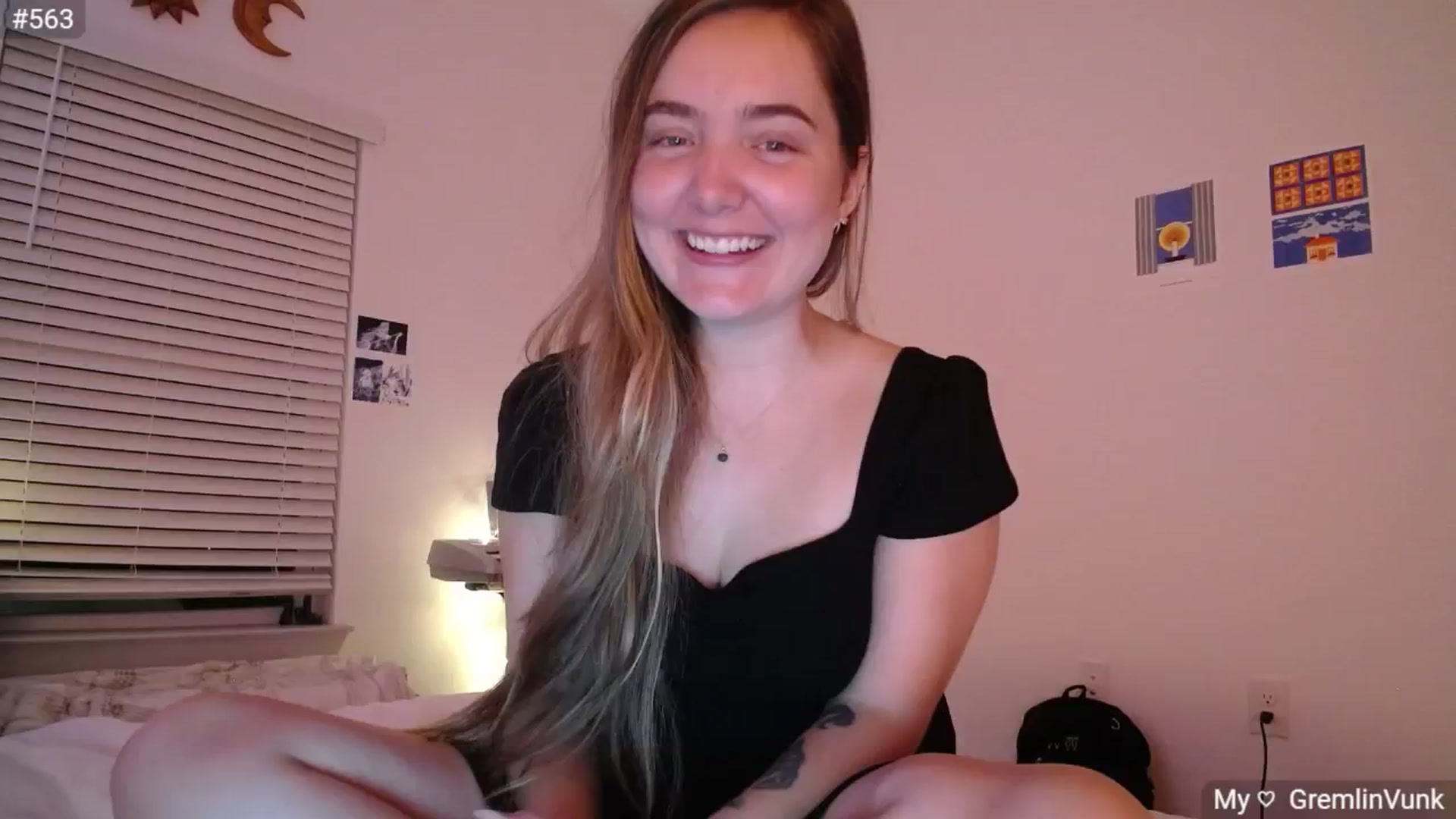 Gallery image thumbnail from Monica's myfreecams stream on, 11/18/2024, 03:03 image 19 of 20