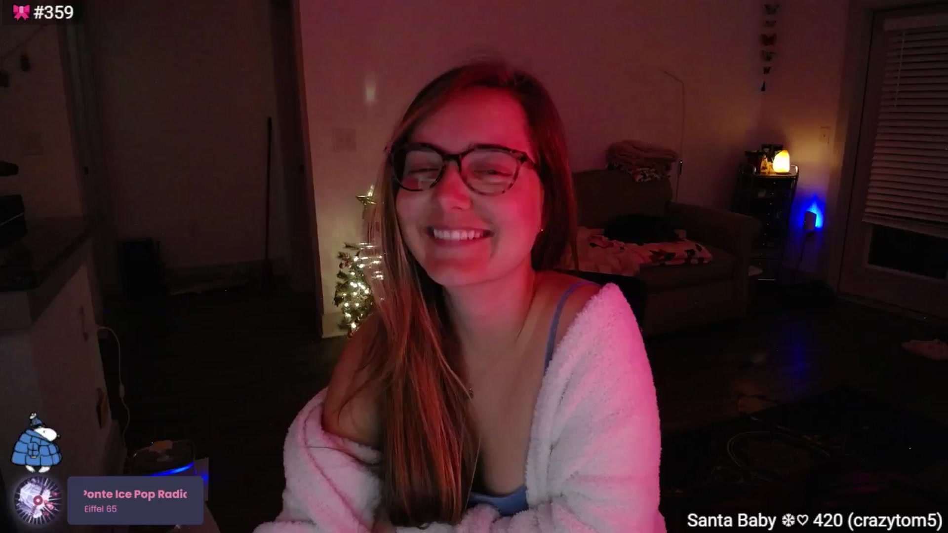 Gallery image thumbnail from Monica's myfreecams stream on, 12/21/2024, 04:10 image 1 of 20