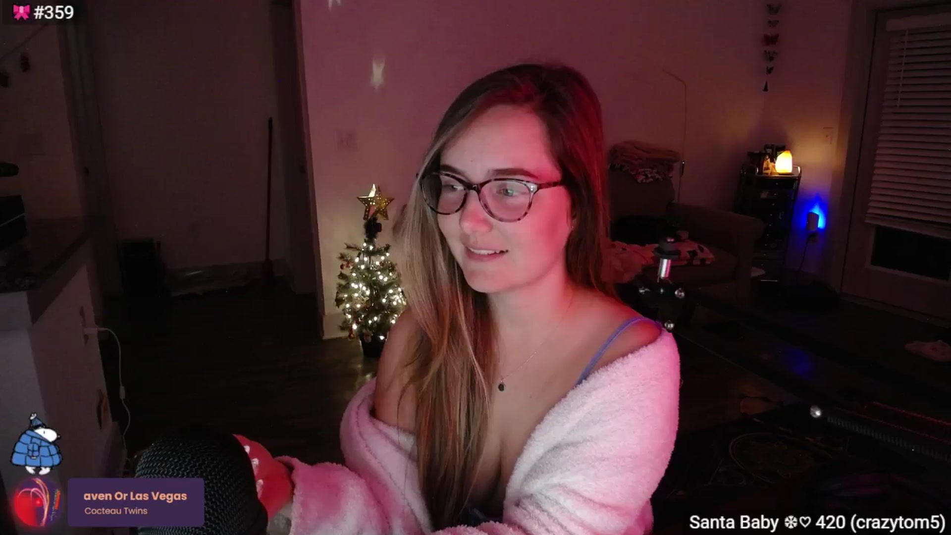 Gallery image thumbnail from Monica's myfreecams stream on, 12/21/2024, 04:10 image 3 of 20