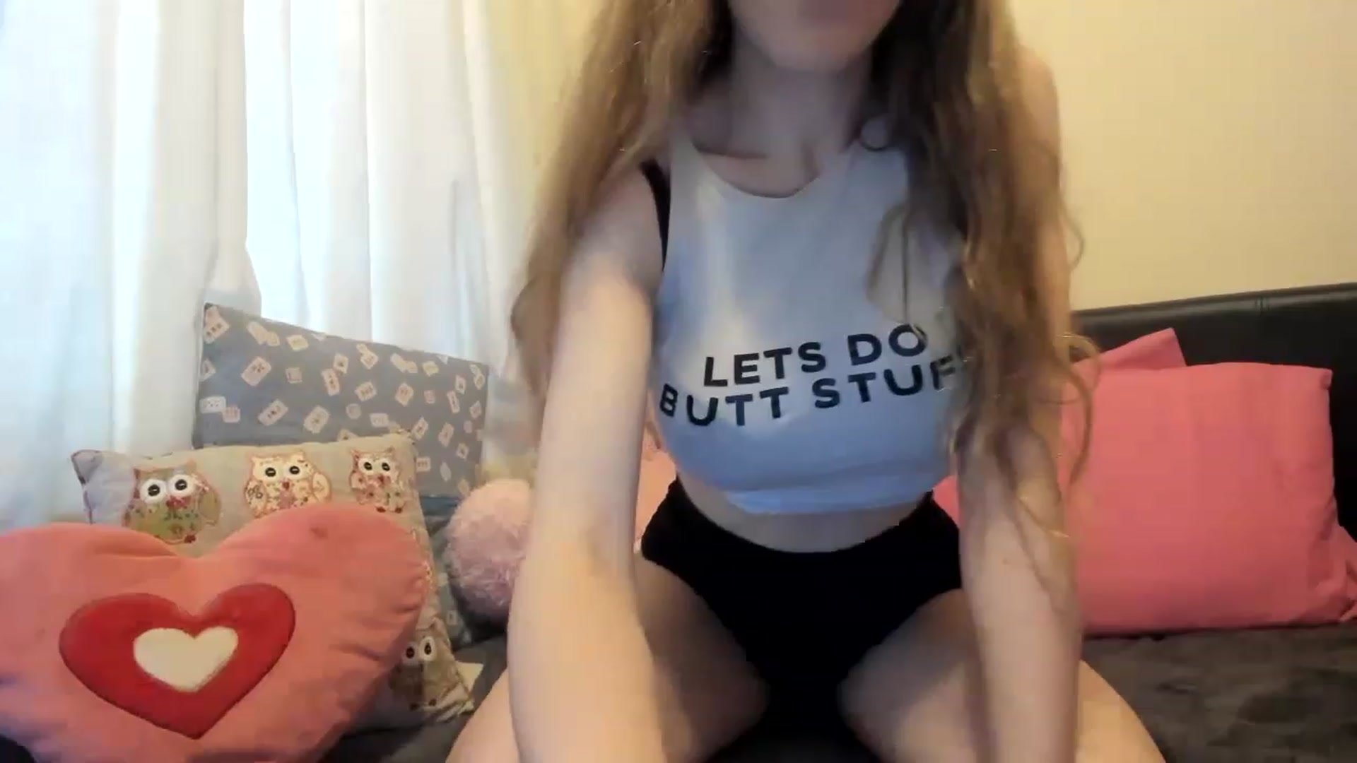 Gallery image thumbnail from MonicaAssUK's myfreecams stream on, 11/17/2022, 13:16 image 17 of 20