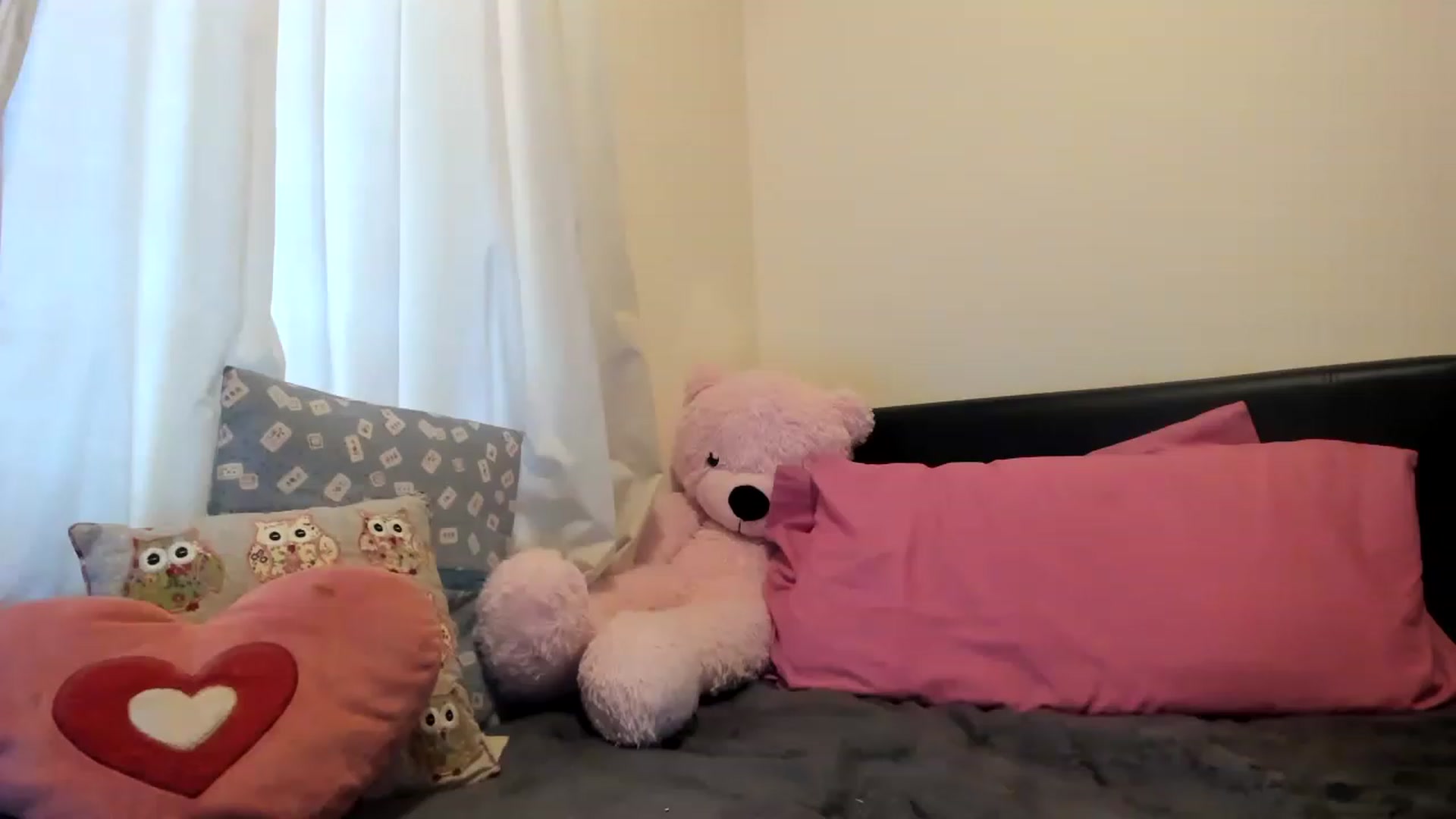 Gallery image thumbnail from MonicaAssUK's myfreecams stream on, 11/17/2022, 13:45 image 8 of 20