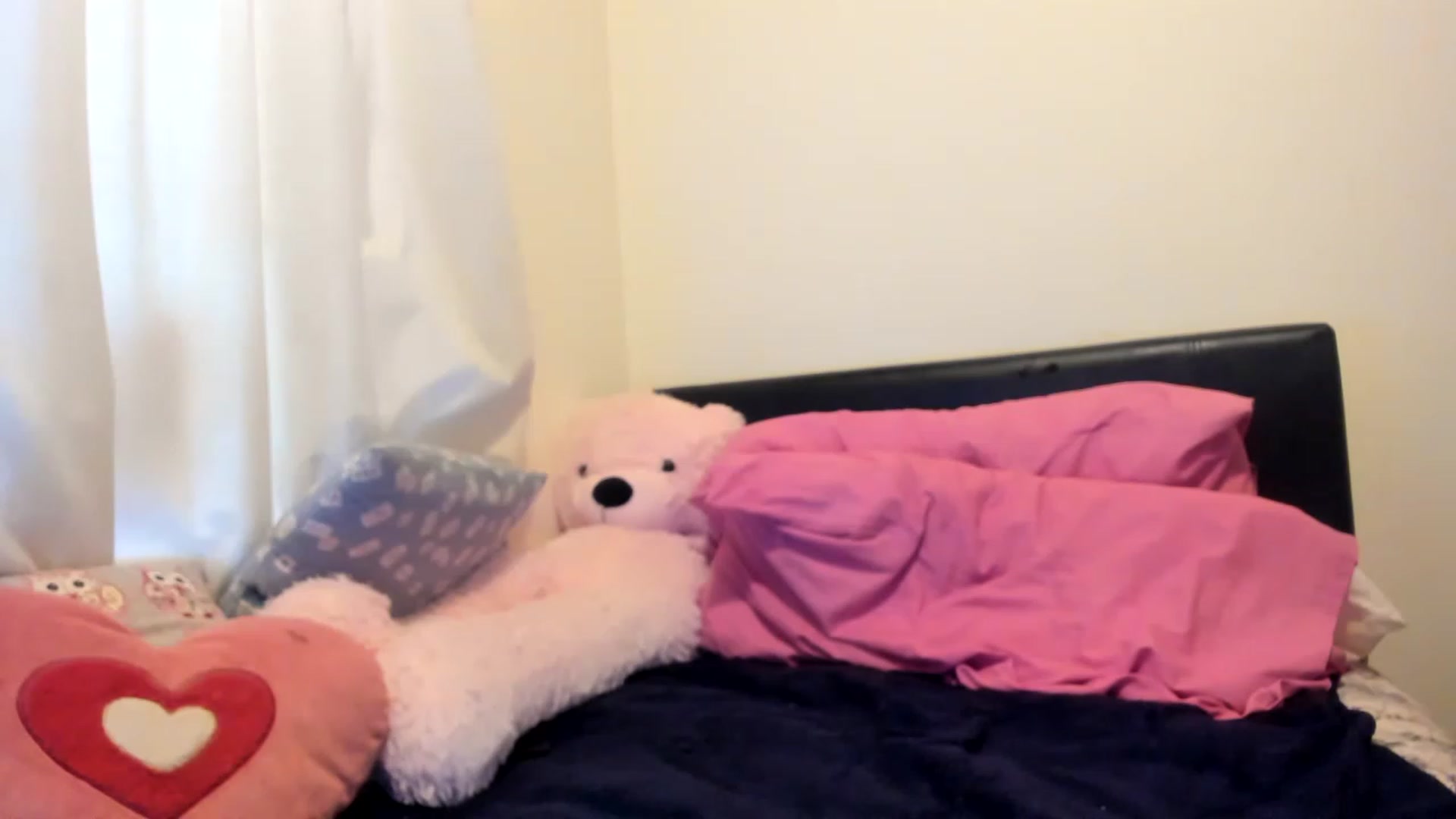 Gallery image thumbnail from MonicaAssUK's myfreecams stream on, 11/29/2022, 12:47 image 16 of 20