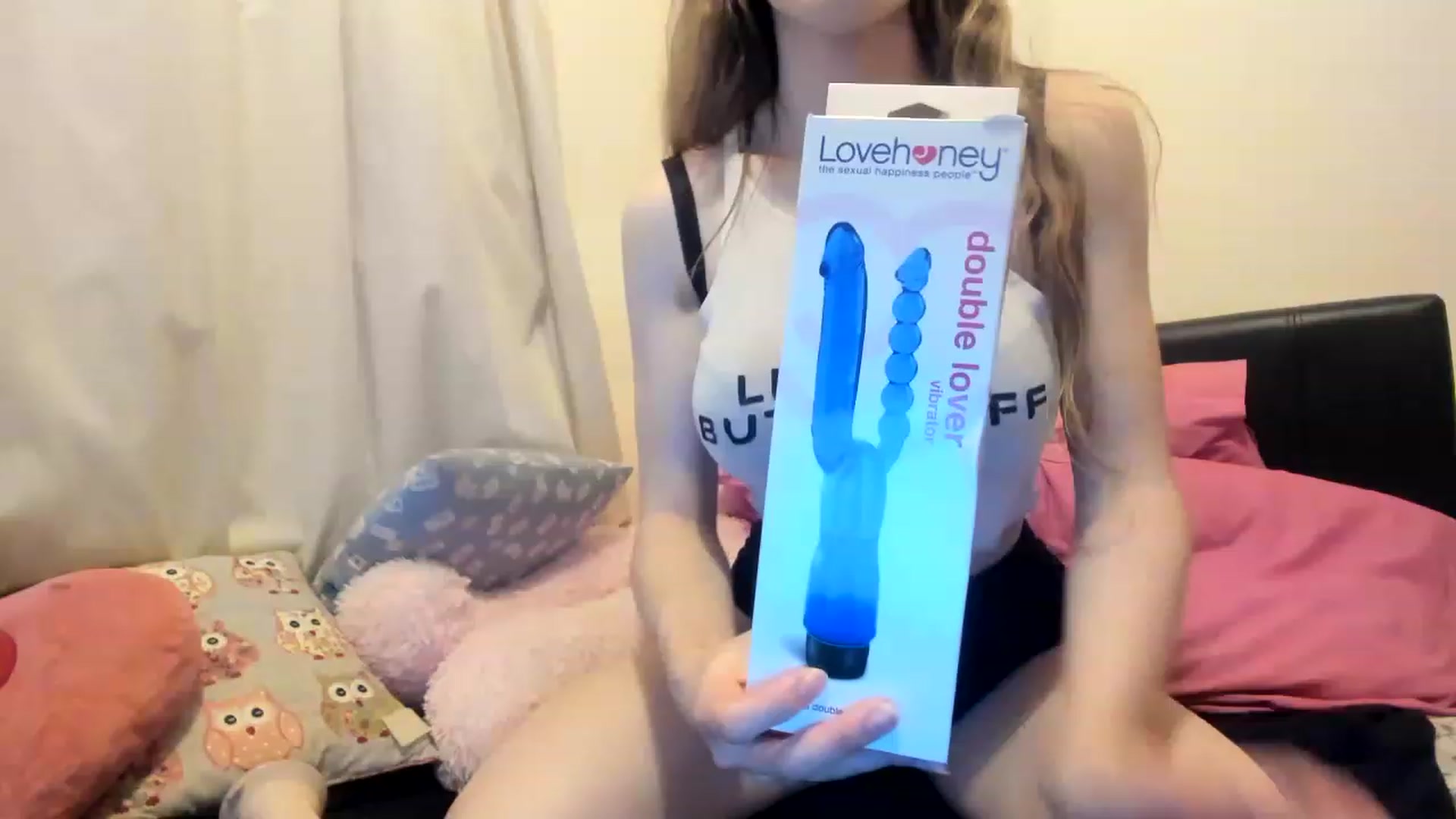 Gallery image thumbnail from MonicaAssUK's myfreecams stream on, 12/01/2022, 19:22 image 2 of 20