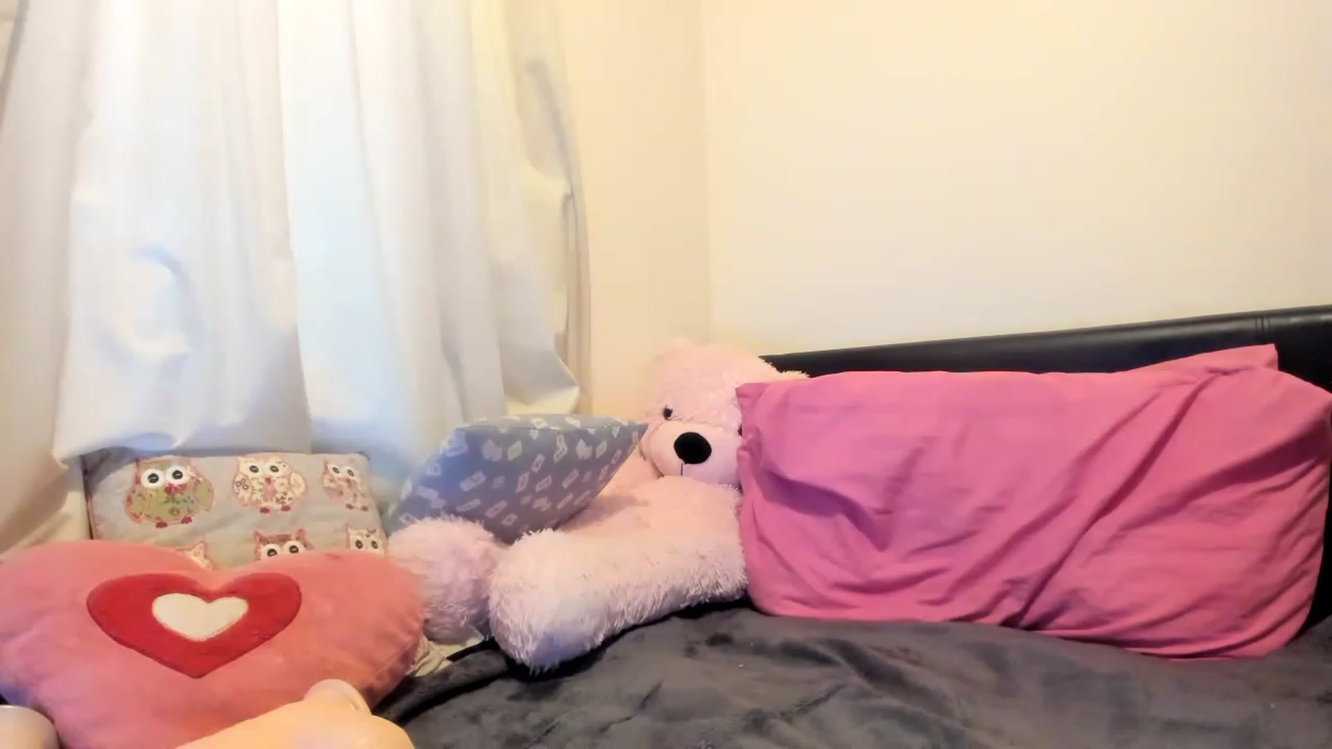 Gallery image thumbnail from MonicaAssUK's myfreecams stream on, 12/04/2022, 14:09 image 14 of 20
