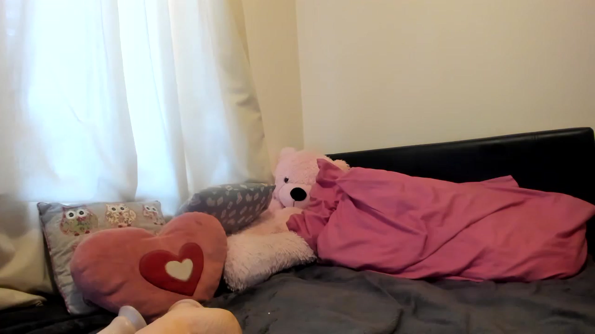 Gallery image thumbnail from MonicaAssUK's myfreecams stream on, 12/05/2022, 11:45 image 15 of 20