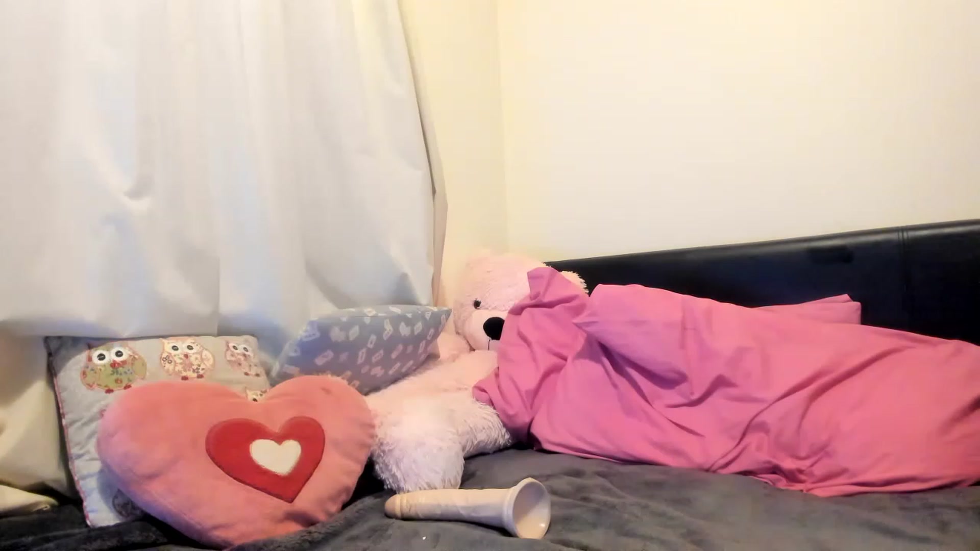 Gallery image thumbnail from MonicaAssUK's myfreecams stream on, 12/05/2022, 16:06 image 17 of 20