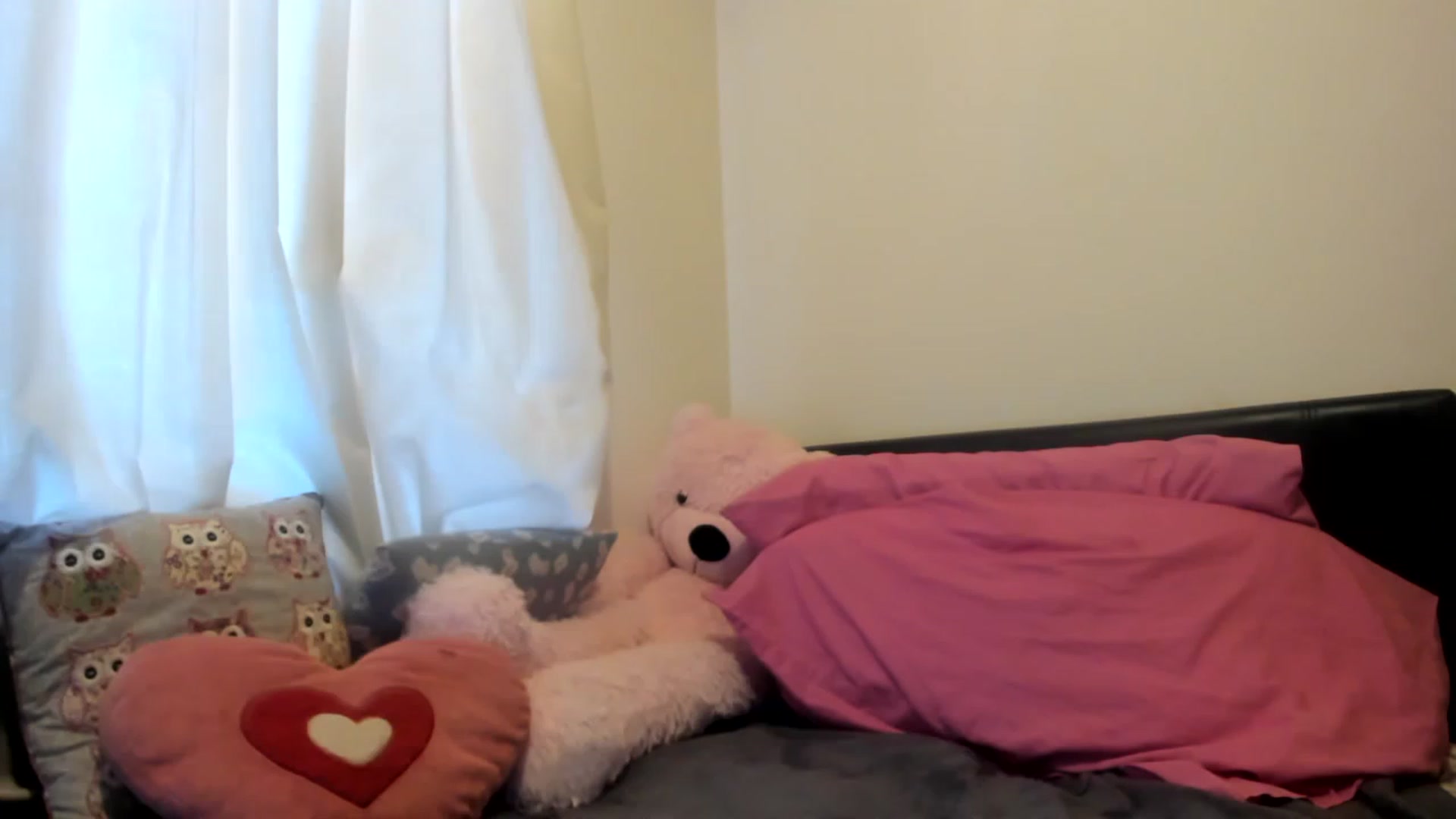 Gallery image thumbnail from MonicaAssUK's myfreecams stream on, 12/15/2022, 13:09 image 15 of 20