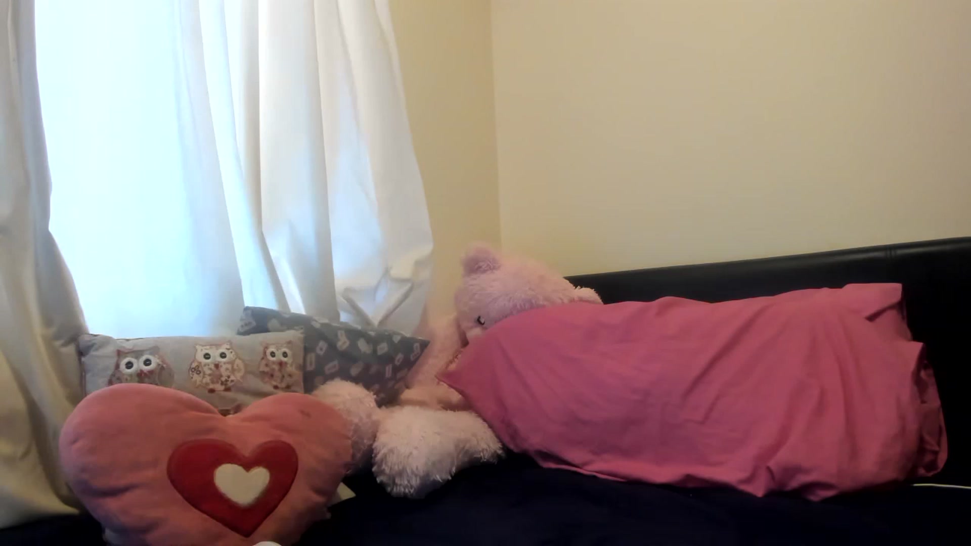 Gallery image thumbnail from MonicaAssUK's myfreecams stream on, 12/16/2022, 13:36 image 13 of 20