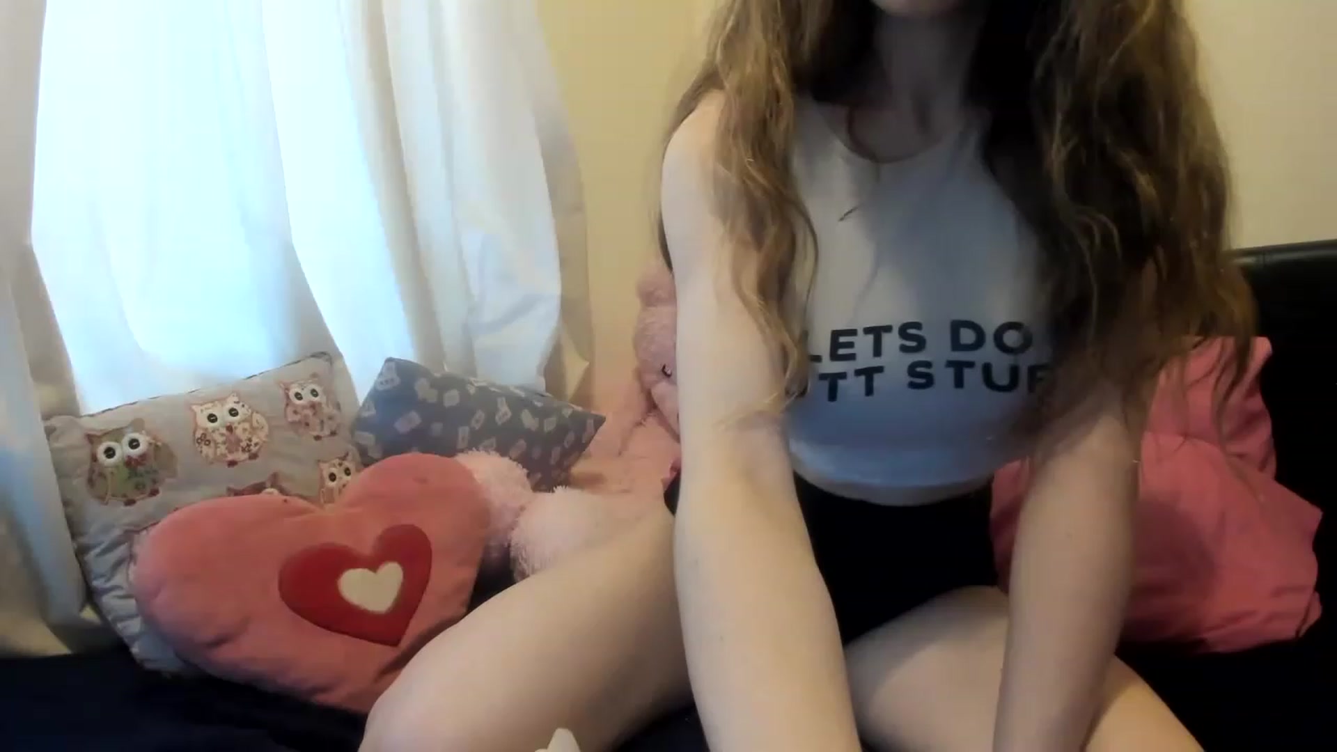 Gallery image thumbnail from MonicaAssUK's myfreecams stream on, 12/20/2022, 14:43 image 17 of 20