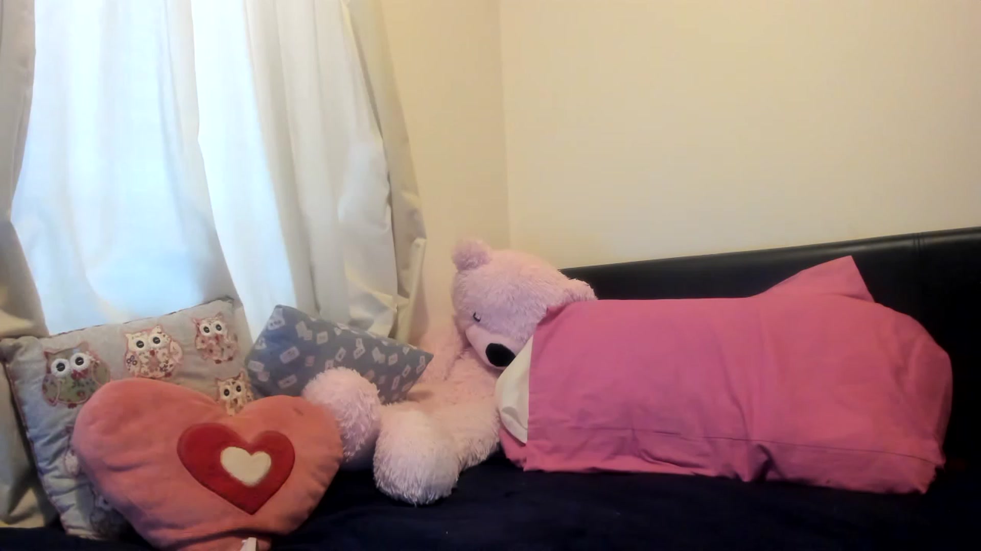 Gallery image thumbnail from MonicaAssUK's myfreecams stream on, 12/23/2022, 13:43 image 20 of 20