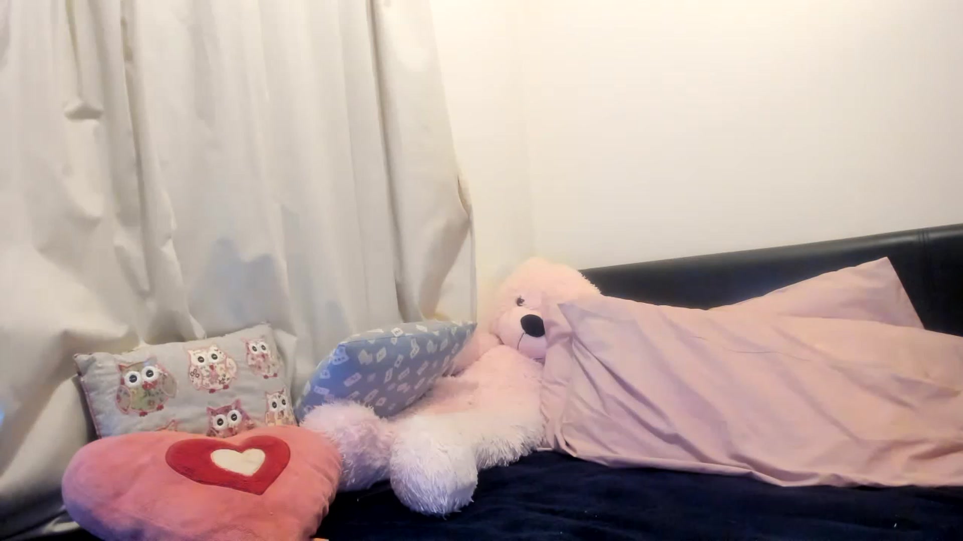 Gallery image thumbnail from MonicaAssUK's myfreecams stream on, 01/13/2023, 17:04 image 12 of 20