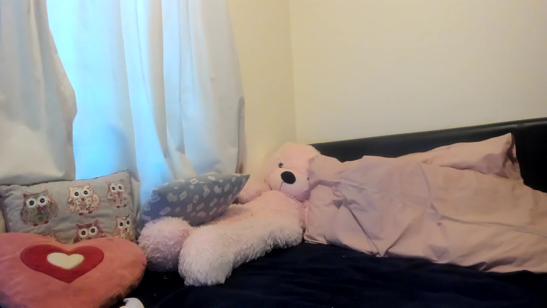 Gallery image thumbnail from MonicaAssUK's myfreecams stream on, 01/16/2023, 15:42 image 12 of 20