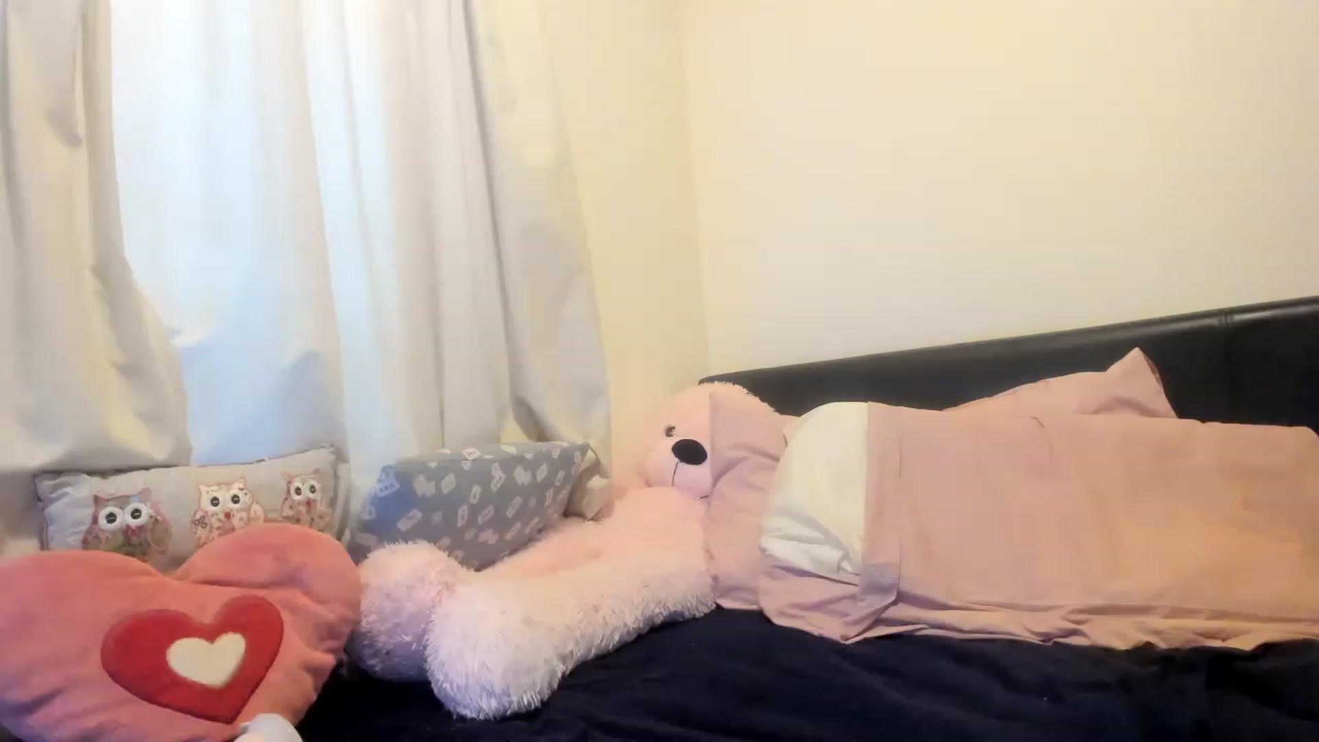 Gallery image thumbnail from MonicaAssUK's myfreecams stream on, 01/22/2023, 16:20 image 6 of 20