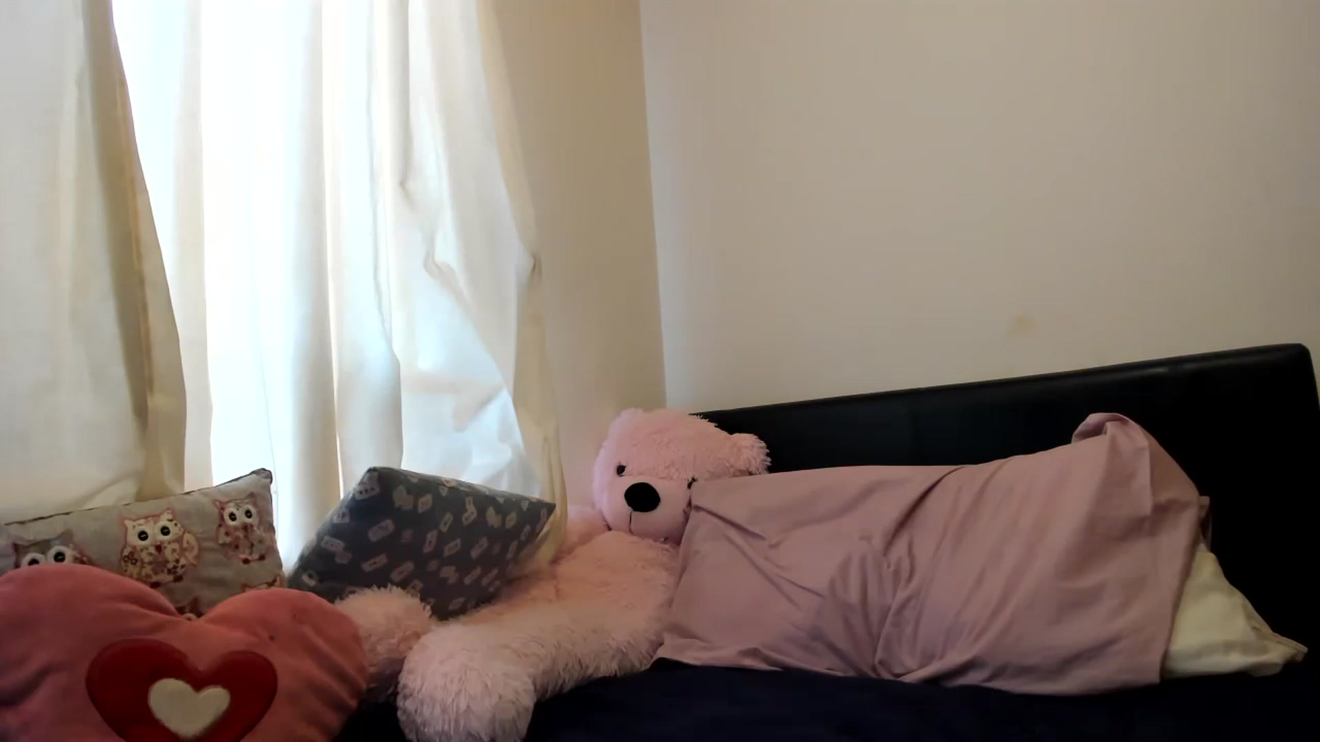Gallery image thumbnail from MonicaAssUK's myfreecams stream on, 02/19/2023, 11:50 image 2 of 20